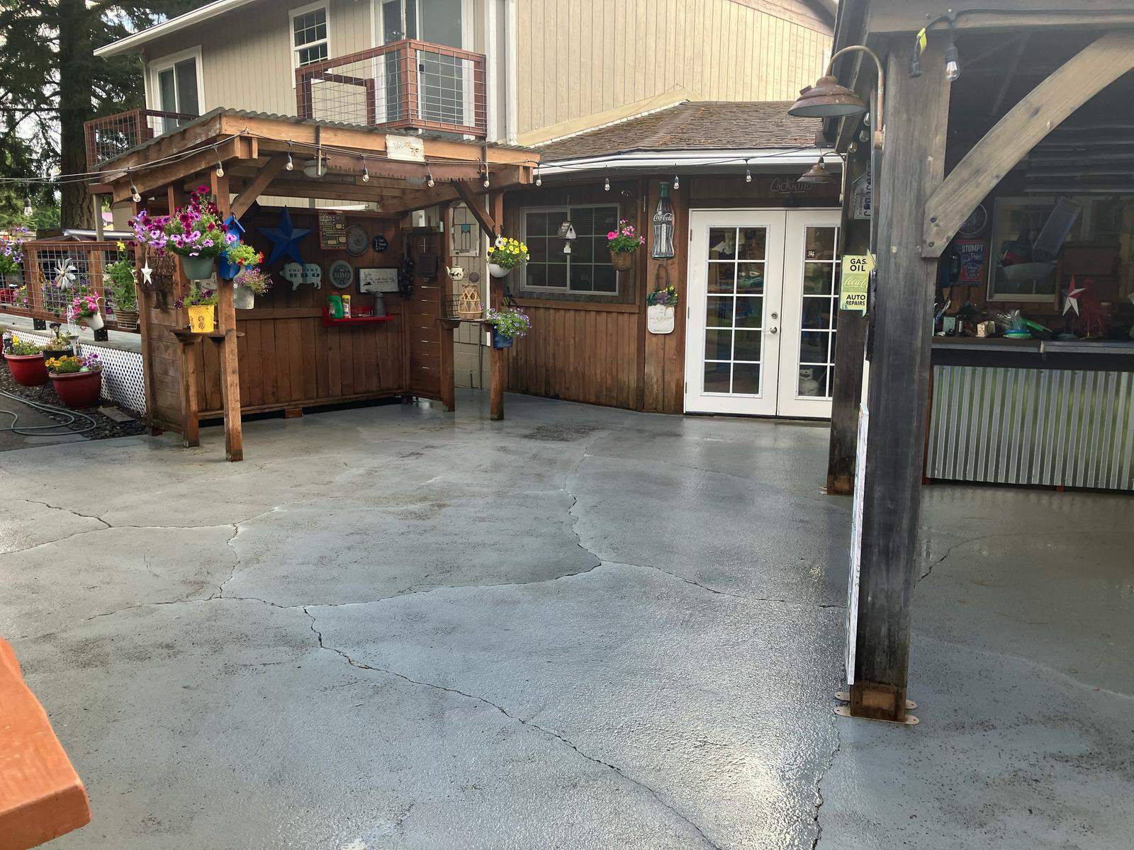 Vuba Back Patio by Concrete Coating Experts Inc.