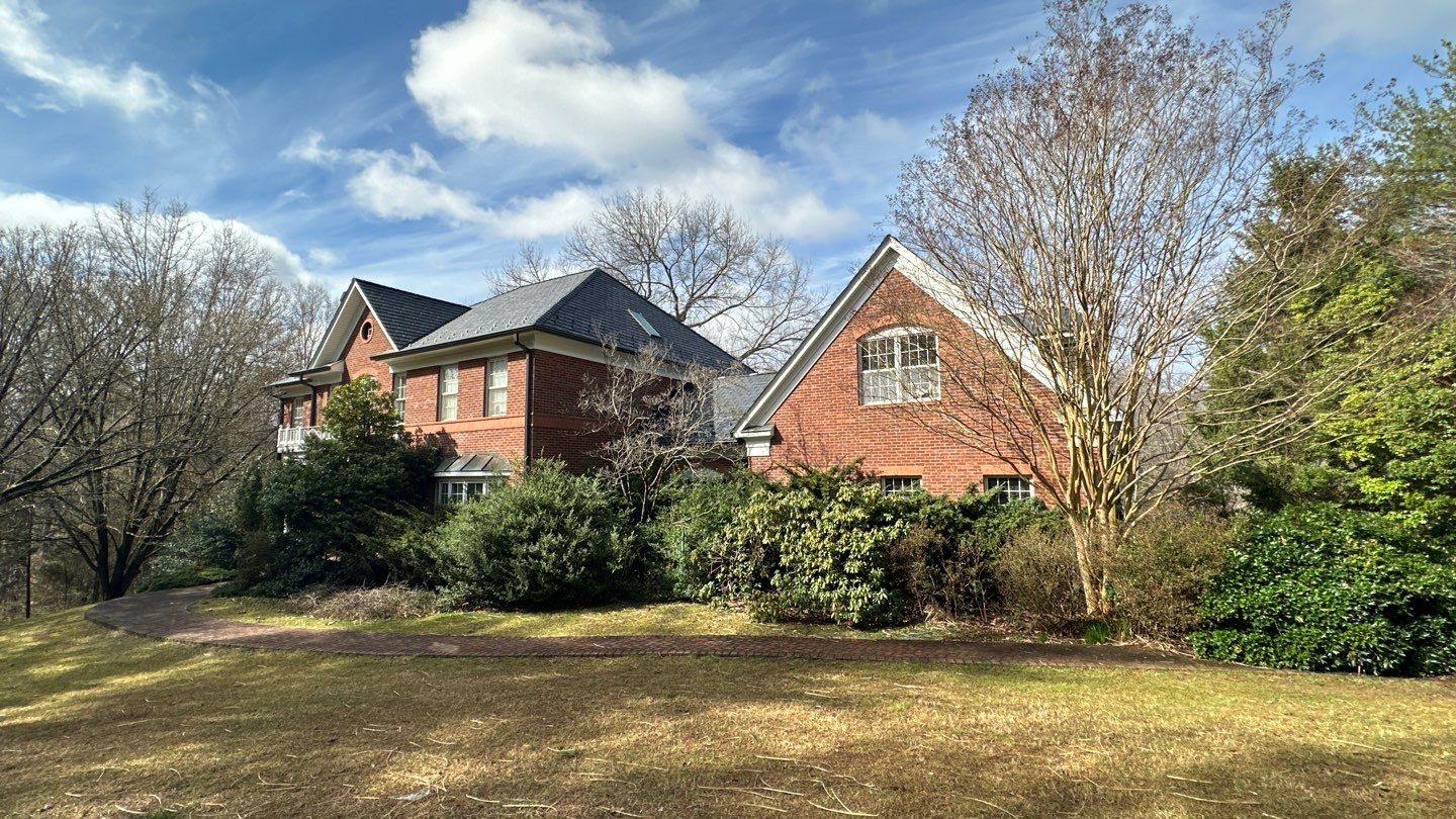 Clifton Multi-Trade Restoration: DaVinci Single Width Slate in Slate Black by RM Banning, Inc.