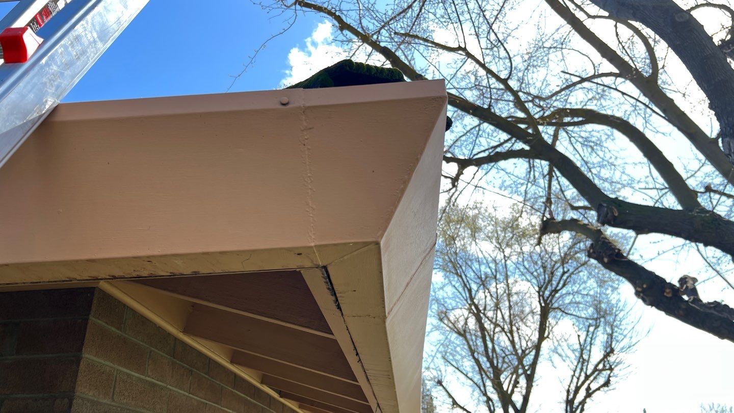 Installation of Certainteed Presidential shingles on residential house by Straight Edge Roofing Inc