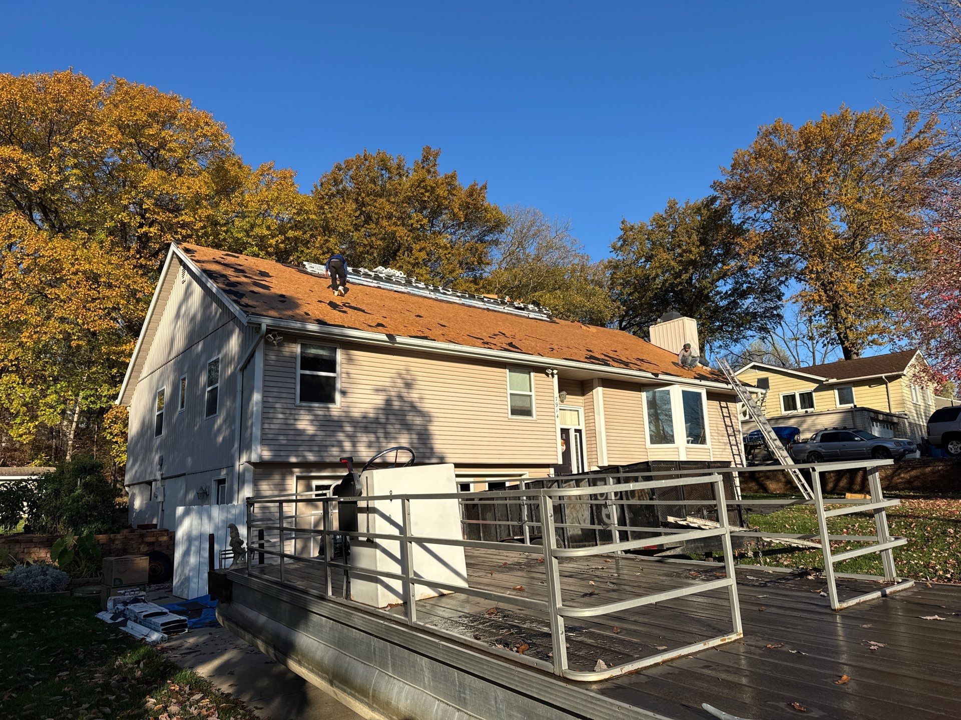 Had a storm and now a new roof! by EEC  Windows, Siding & Roofing 