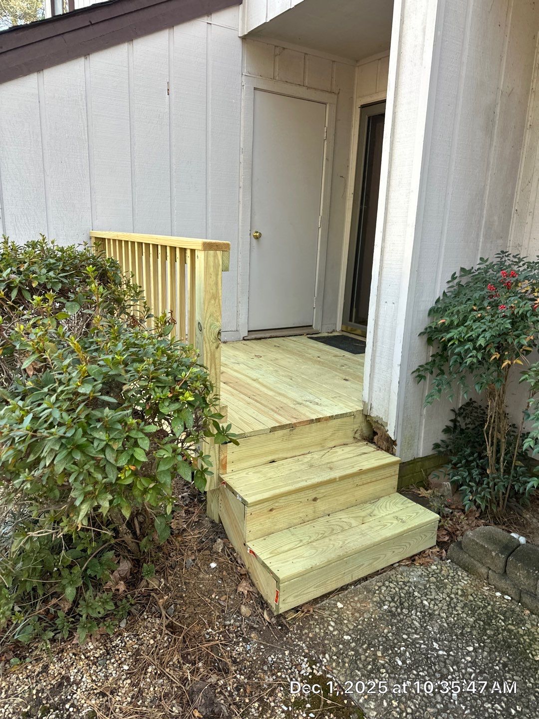 Wood Deck using Wood Sealant by DuraSeal