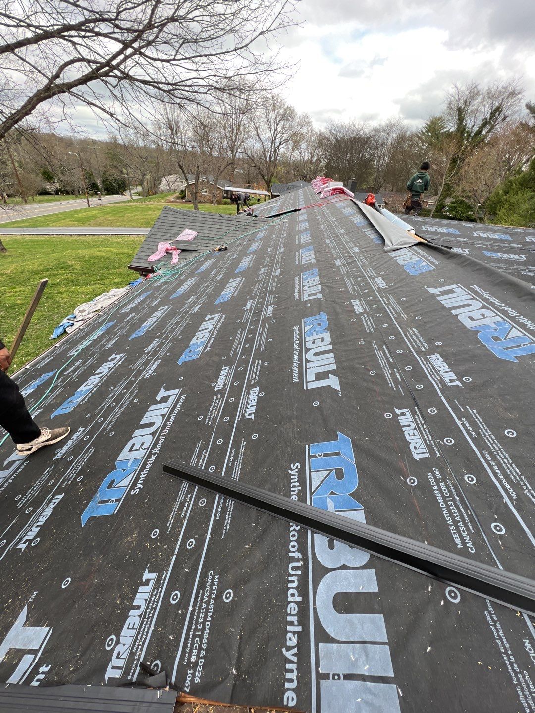 Residential Roofing Installation using Owens Corning Oakridge Roofing System by Undersun Roofing 