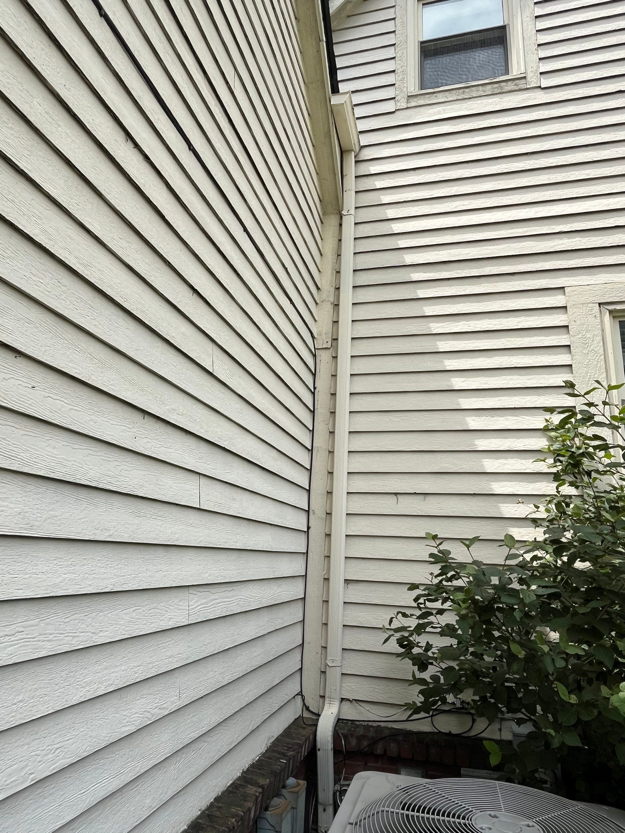 Siding Replacement using Alside S7 Cedar Mill Grain Pebble by 180 Contractors