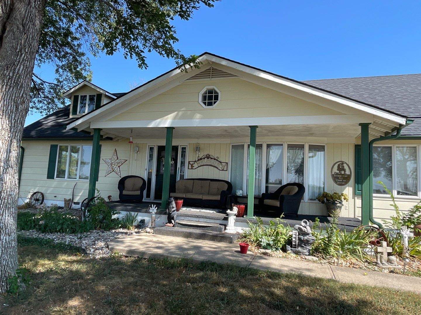 Siding Installation using Craneboard D7 by EEC Windows, Siding & Roofing