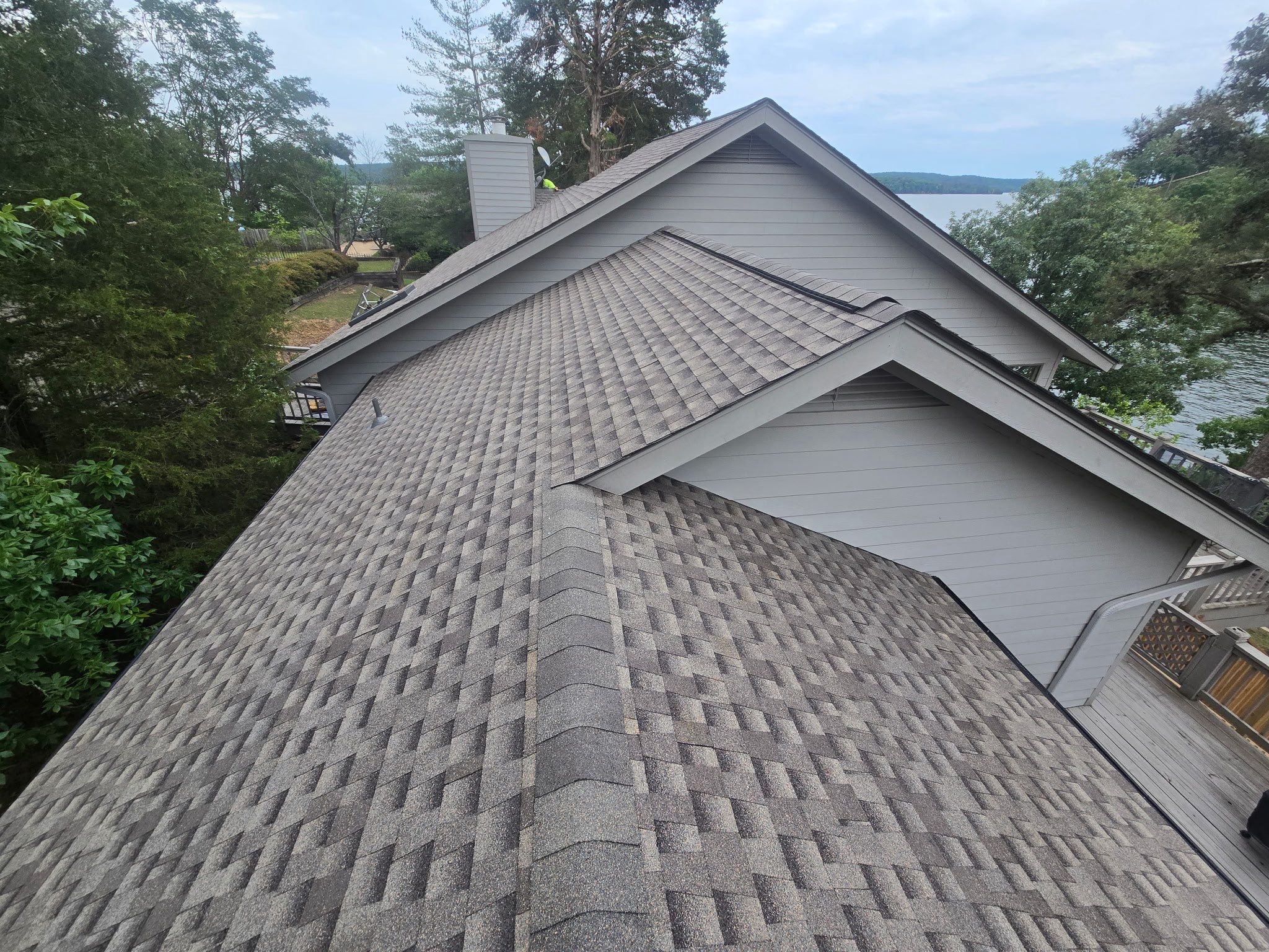 GAF Timberline HDZ Roof Replacement and Skylight Installation in Counce by Revival Roofing Services