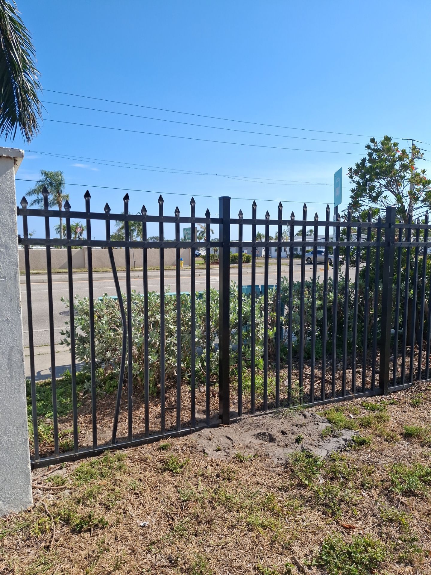 211 63rd Ave W  by H&Y Fence