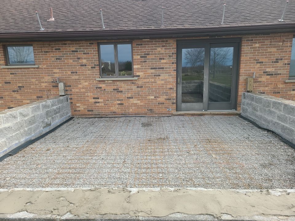 Outdoor Living Addition and Concrete by Ivy Lea Construction