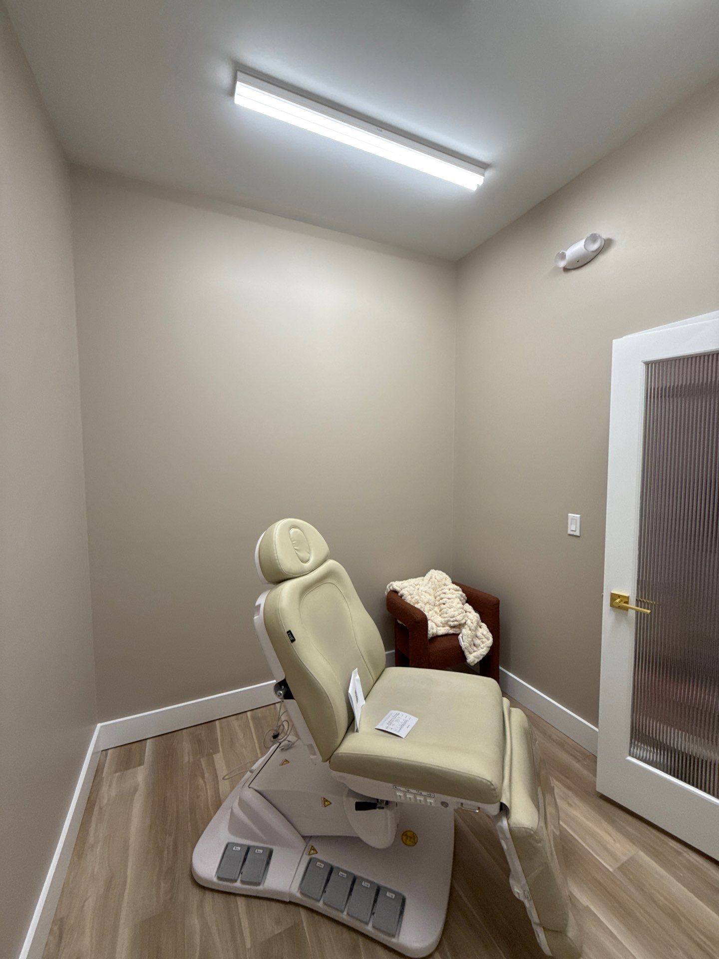Commercial Interior & Exterior in Center City Philadelphia by Groovy Hues