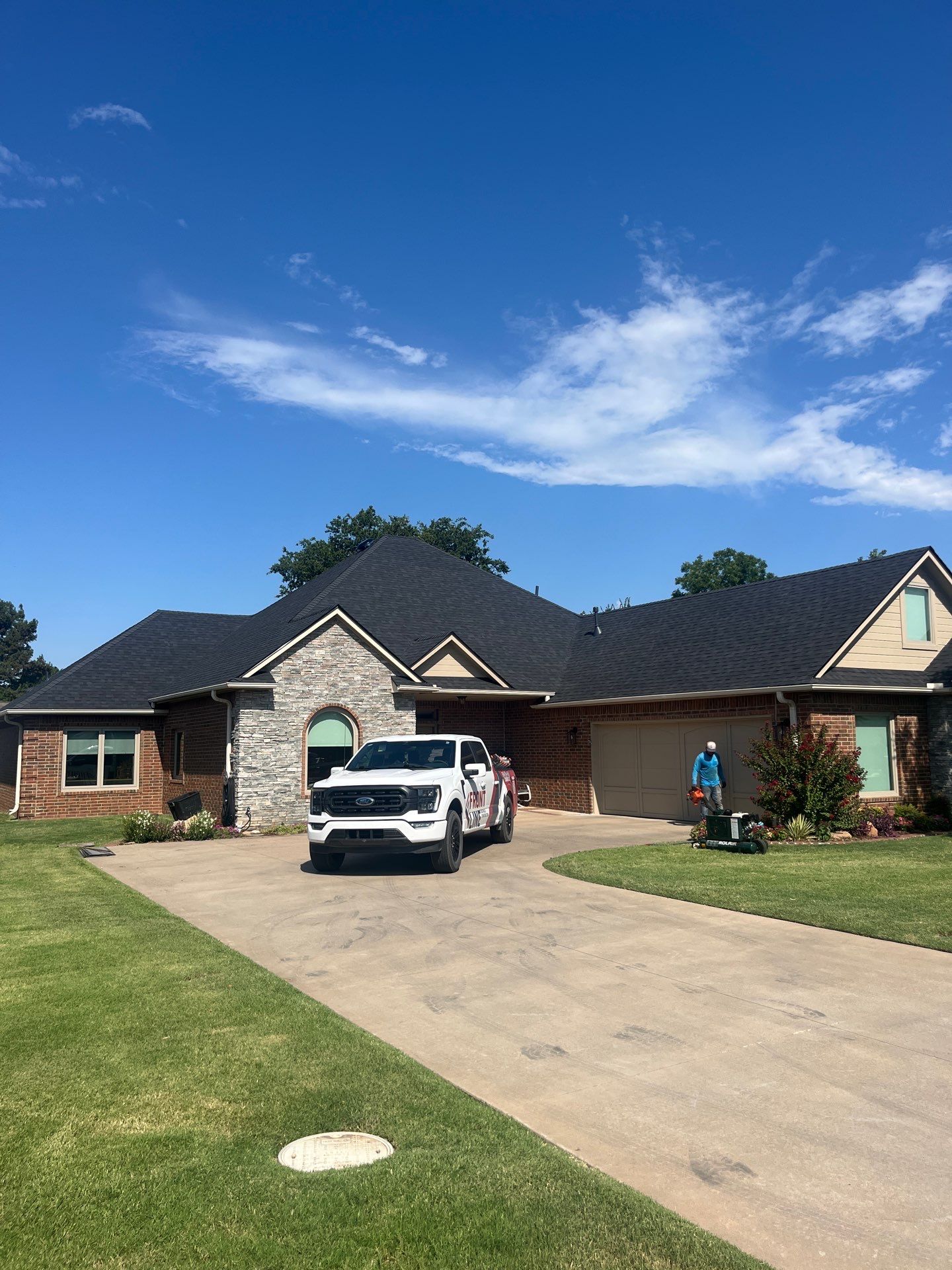 Owens Corning - Onyx Black by Frontline Roofing and Construction