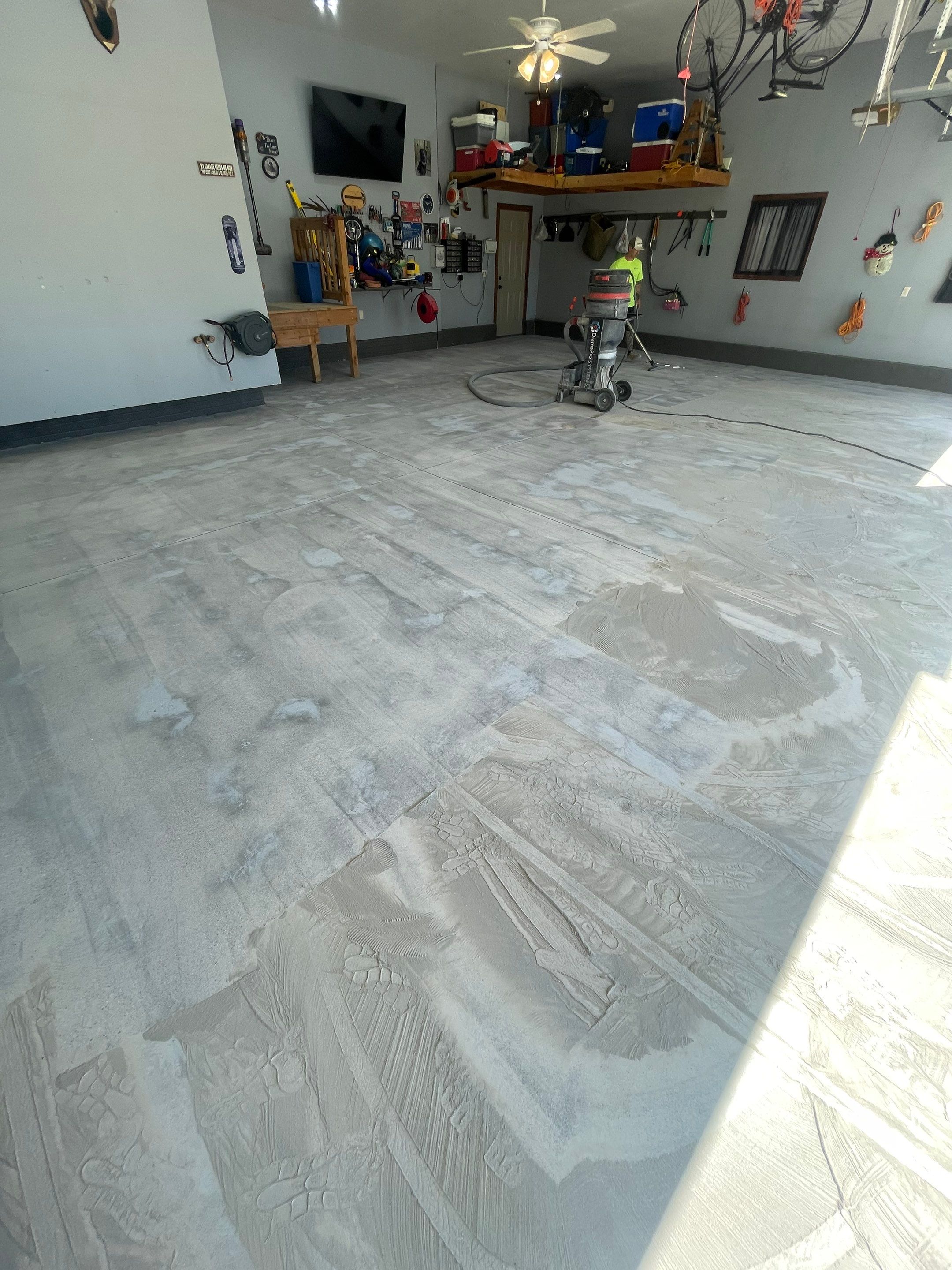 Residential Garage Floor Coating in Sioux Falls by Select Painting, Coatings & Garage Cabinets