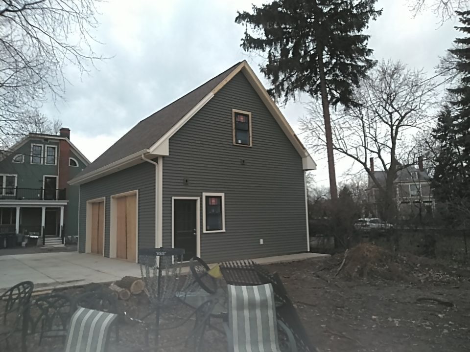 Garage by Ivy Lea Construction