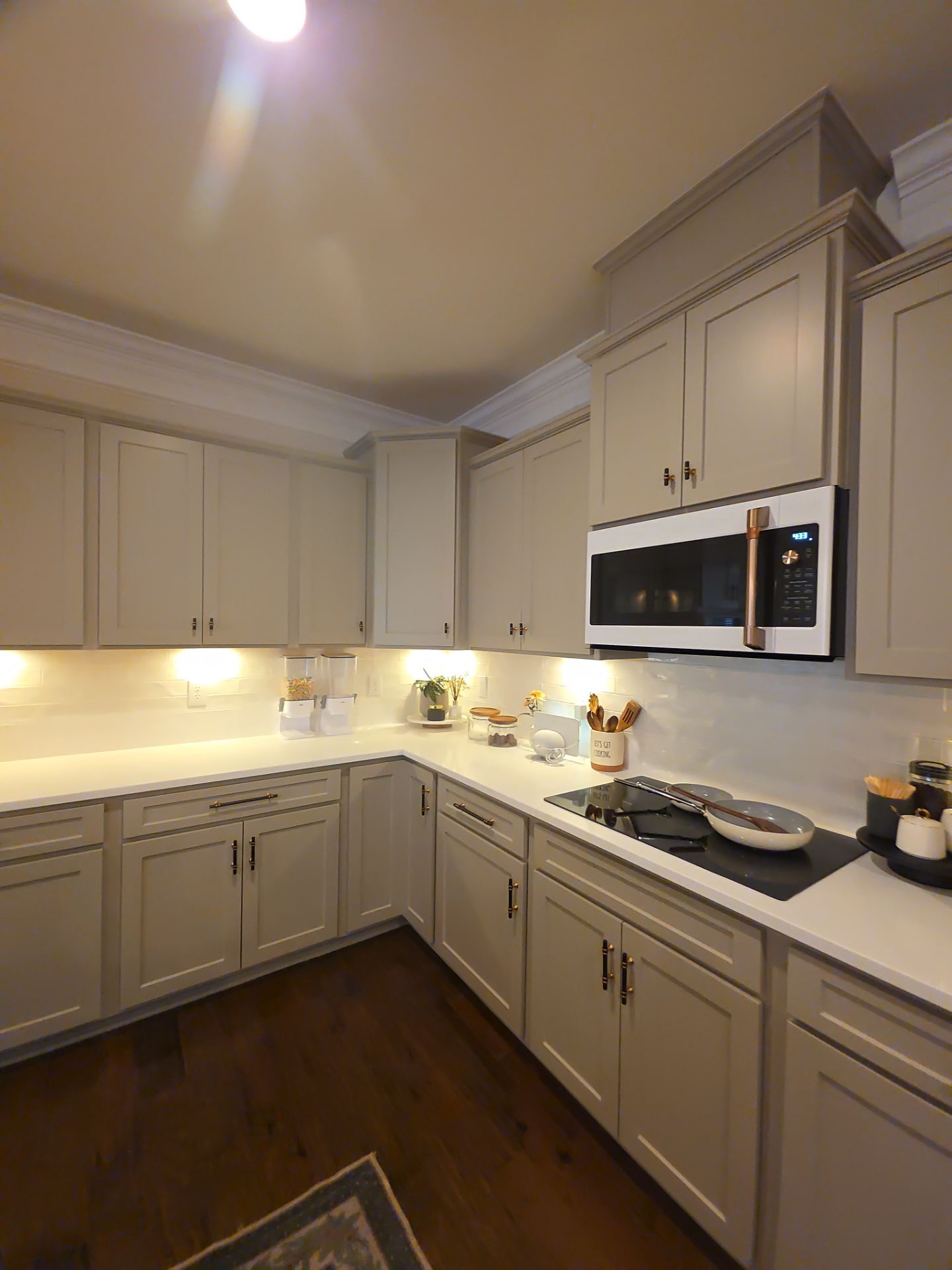 From Dated to Dazzling: A Bright Kitchen Transformation in Holly Springs by Elite Remodeling and Design LLC