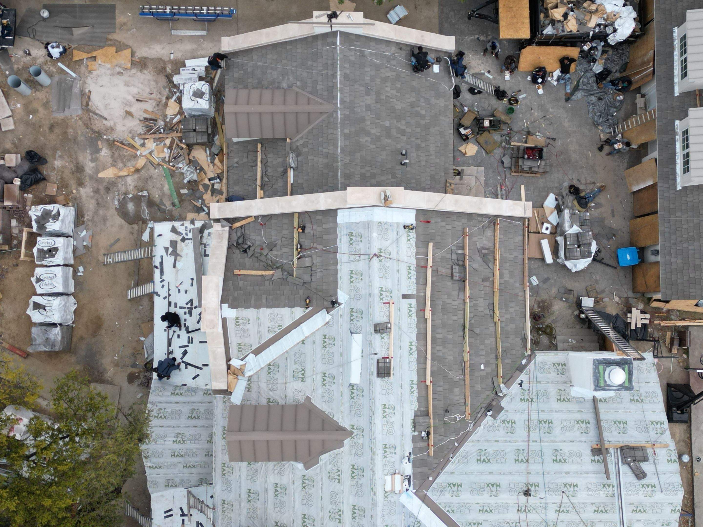 Residential Roofing Installation using DaVinci Multi Width Shake by Harvey Roofing & Construction