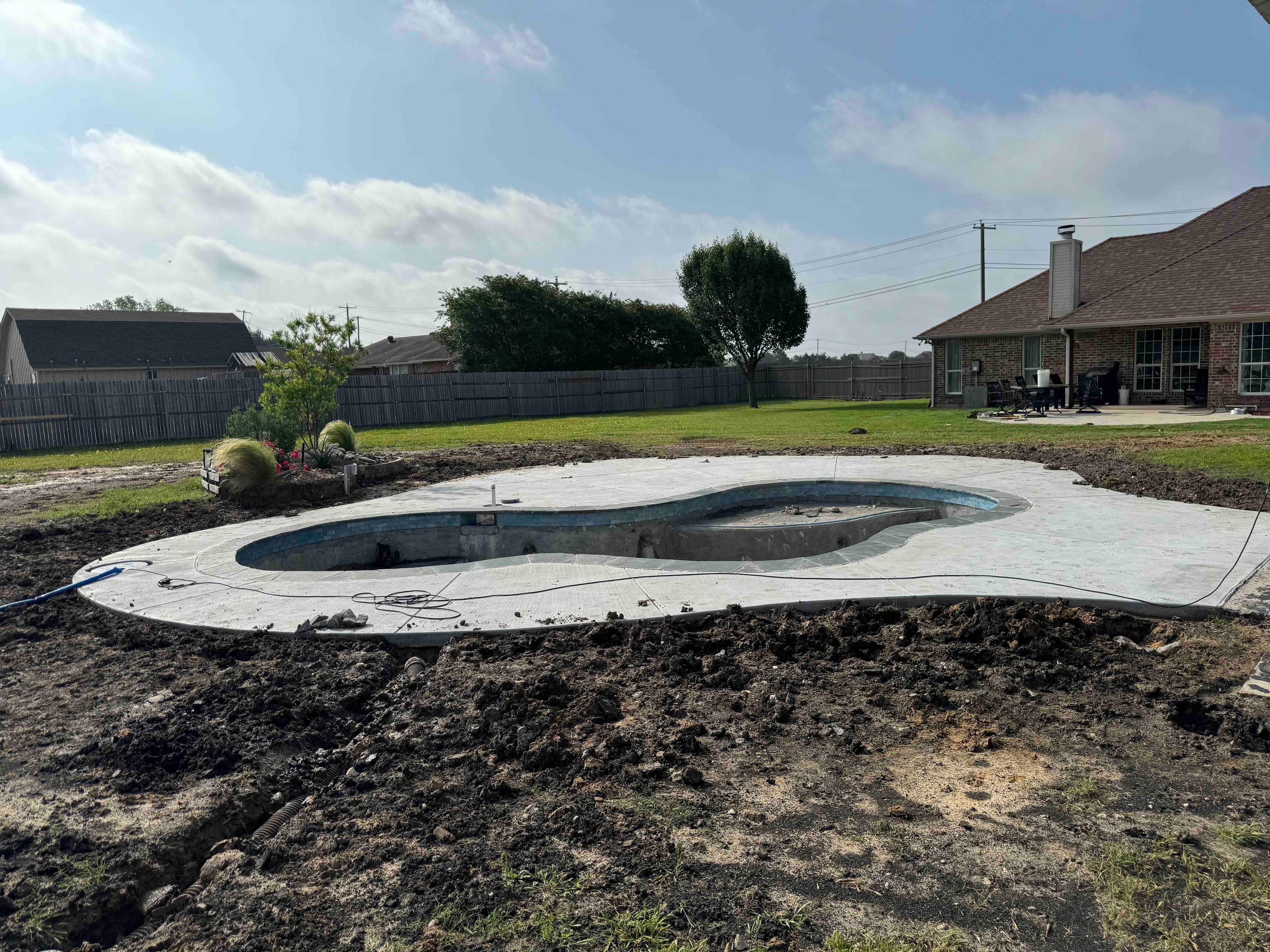 Freeform Pool on Open Acreage by Pinnacle Pools and Spas - DFW