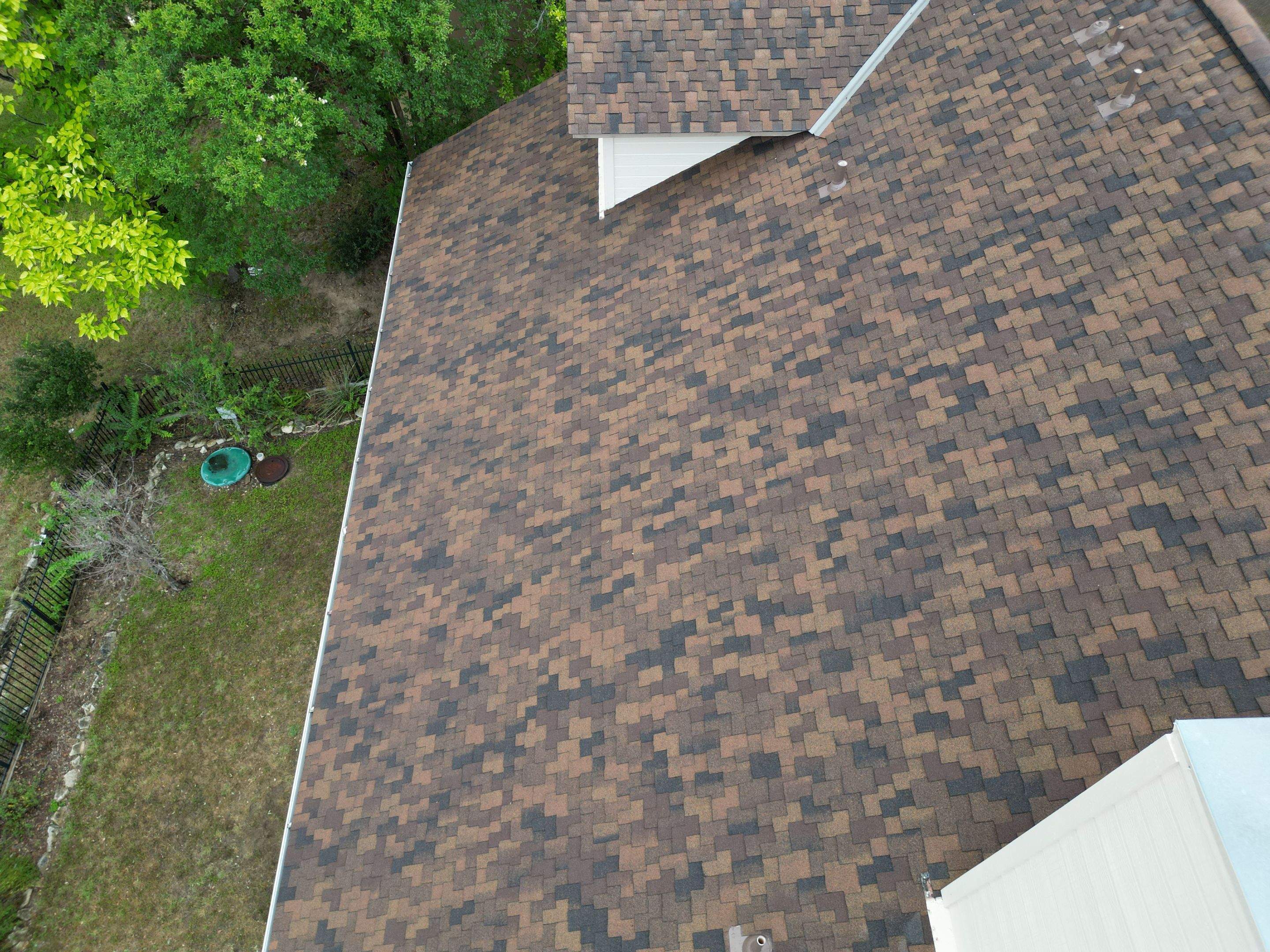 Aged Bark - CertainTeed Presidential Shake   by RoofsOnly.com