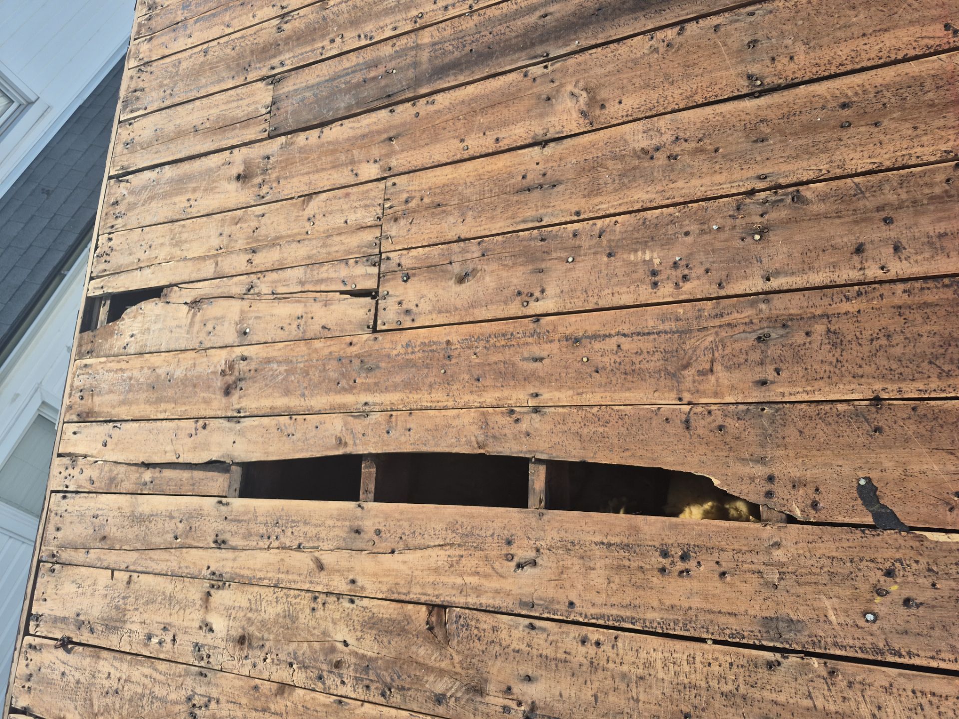 Charleston WV Lifetime Metal Roof Installation – Durable, Energy-Efficient Roofing System by Mr. Roofer