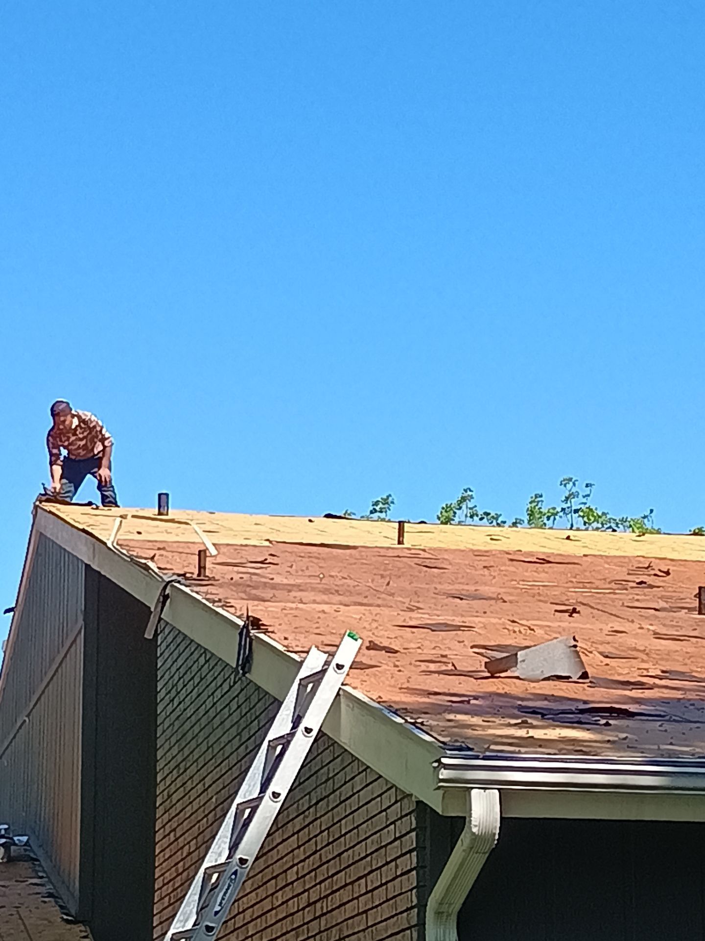 GAF Architectural Shingle Roof Replacement on Modern Ardmore Residence by BANA Roofing and Solar Supply