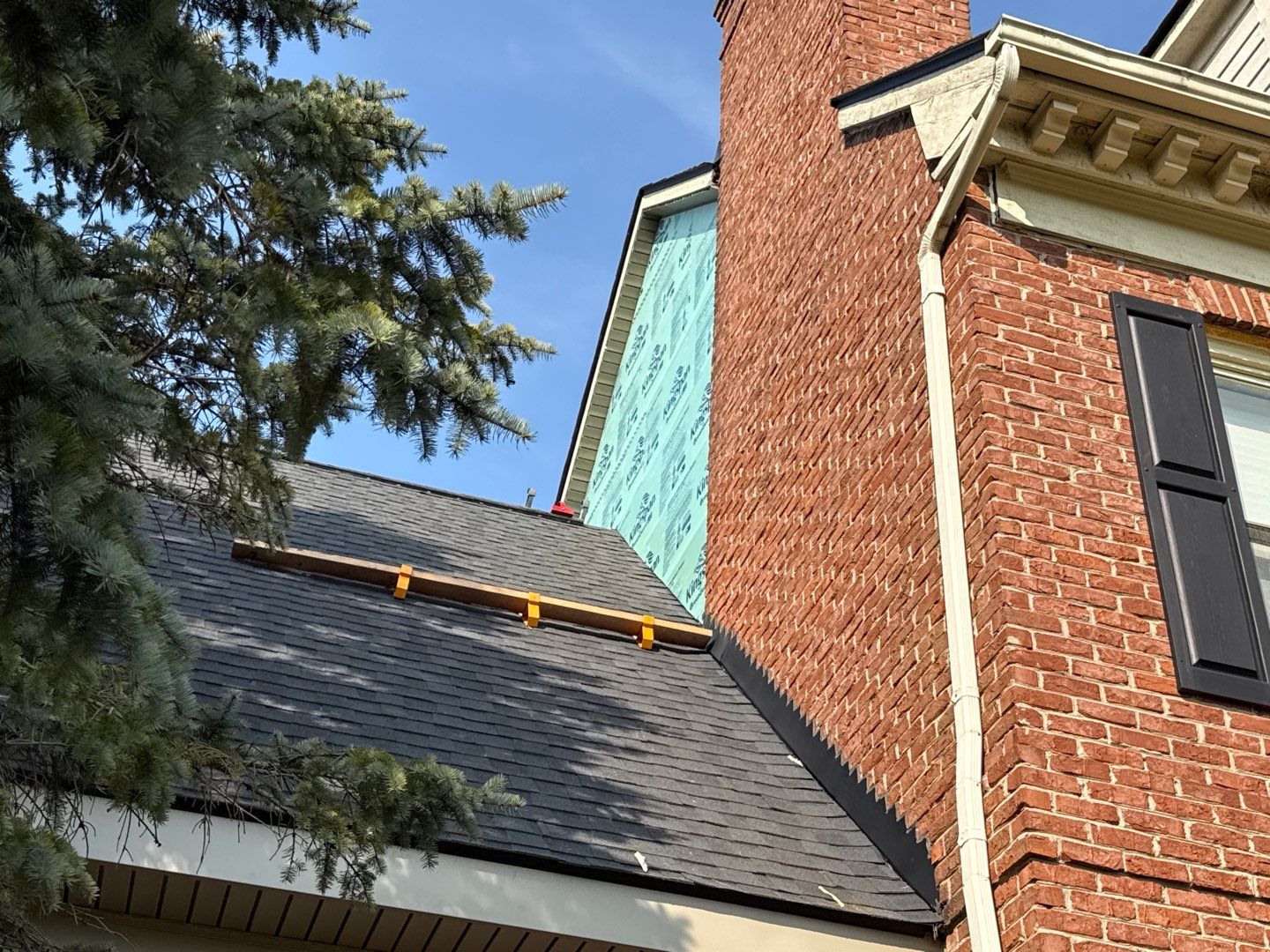 Siding Replacement using Alside S7 Cedar Mill Grain Pebble by 180 Contractors