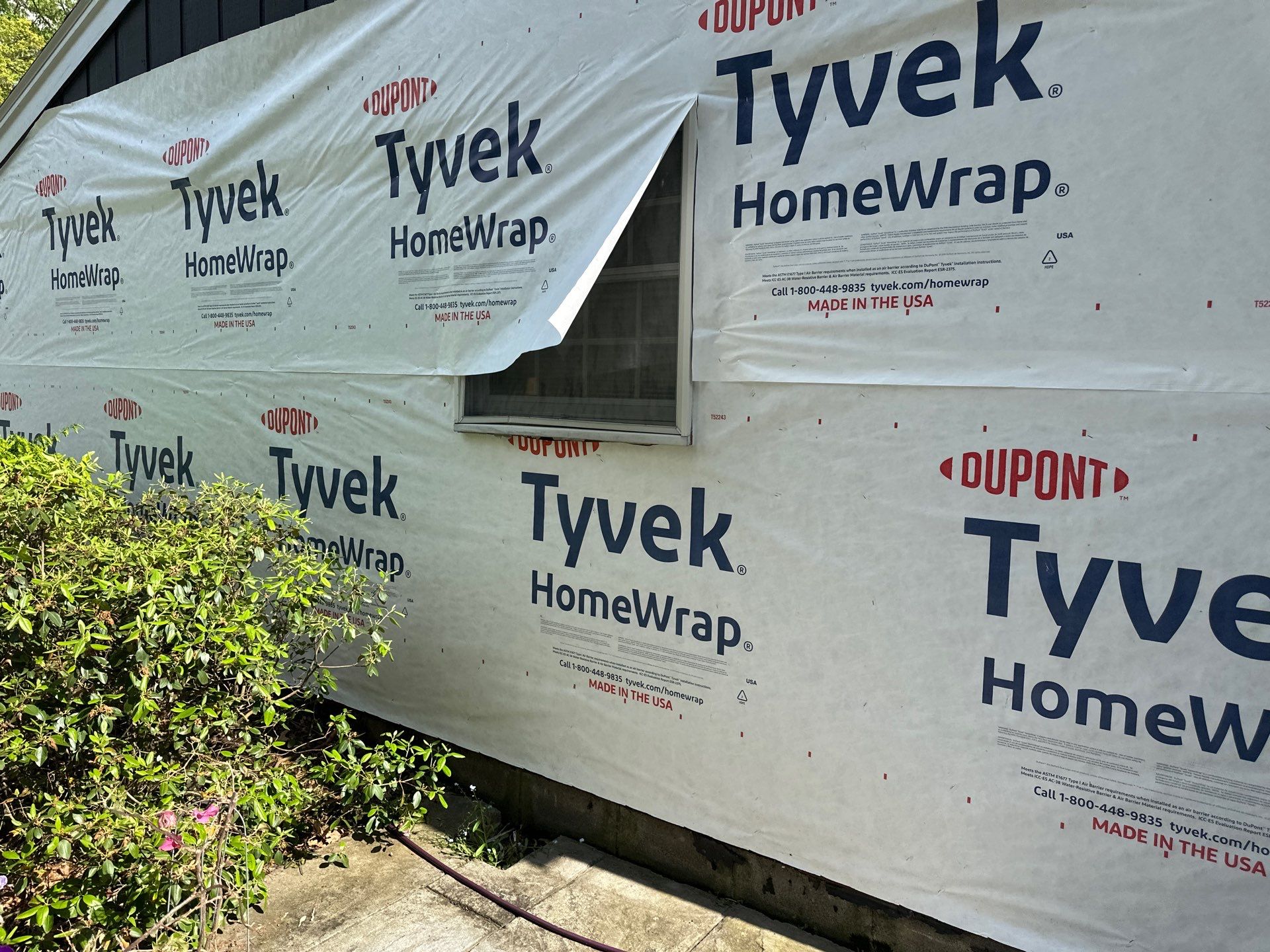 Vinyl Siding Transformation – Pacific Blue by Mighty Dog Roofing of Greater Middlesex County