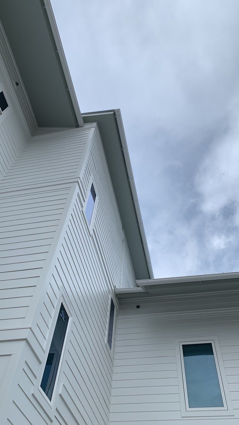 Gutter Installation Using 6 Inch Seamless Aluminum Gutters by Gutter Professors