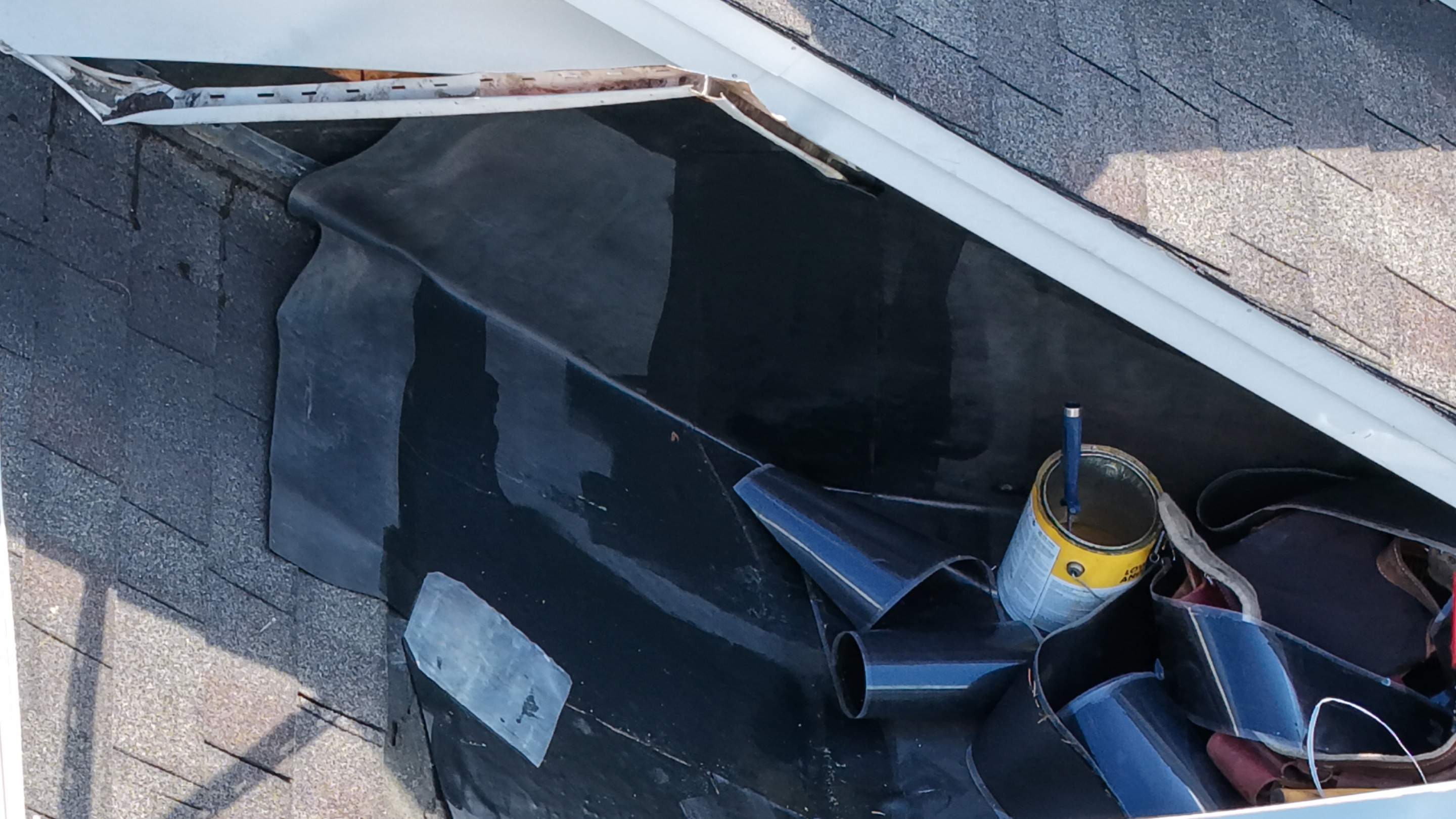 Roof-to-Wall Leak Repair – EPDM Conversion & Drainage Fix by JOHNNYS PRO