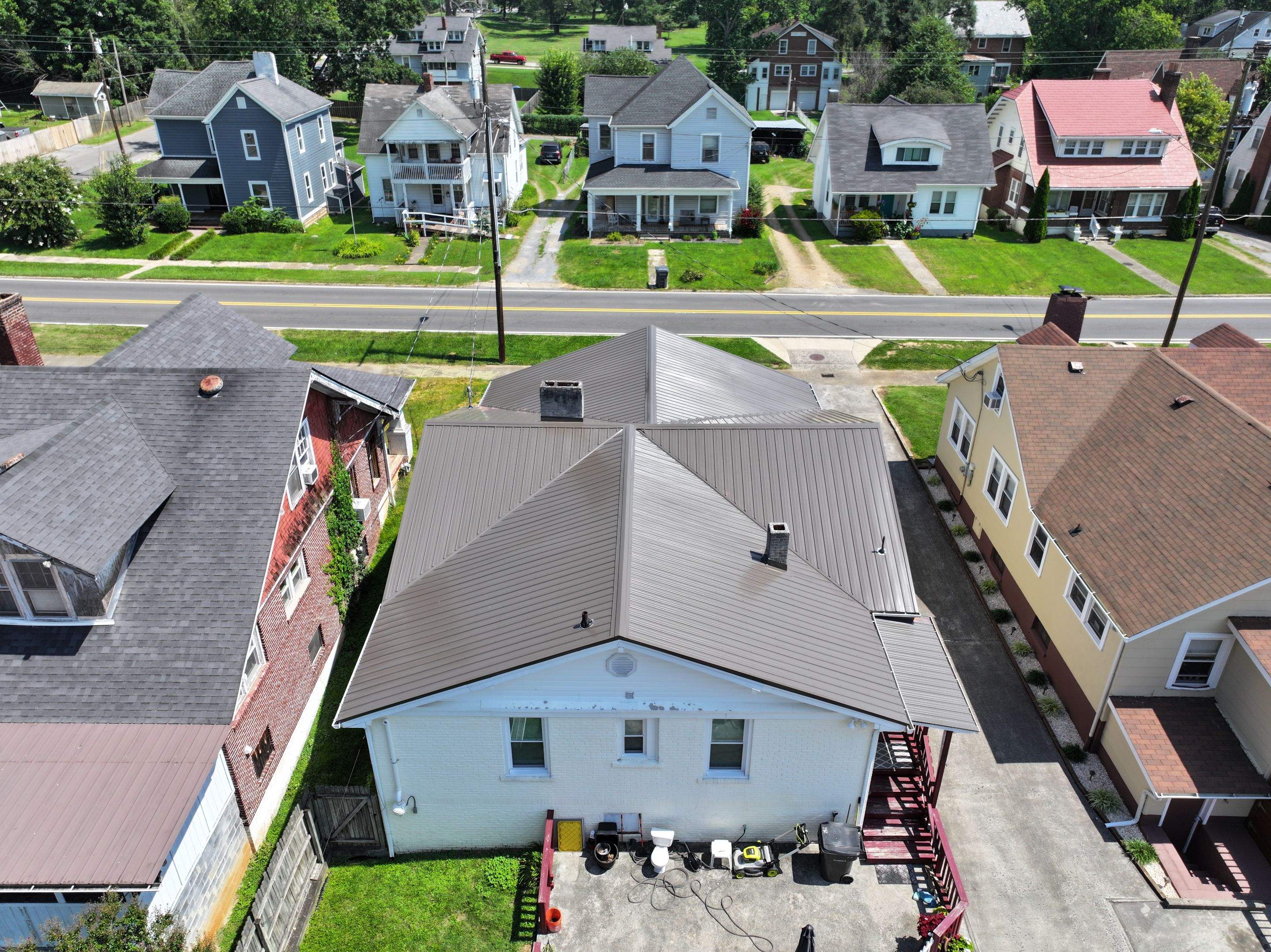 Fernandez Residence by Omnia Roofing