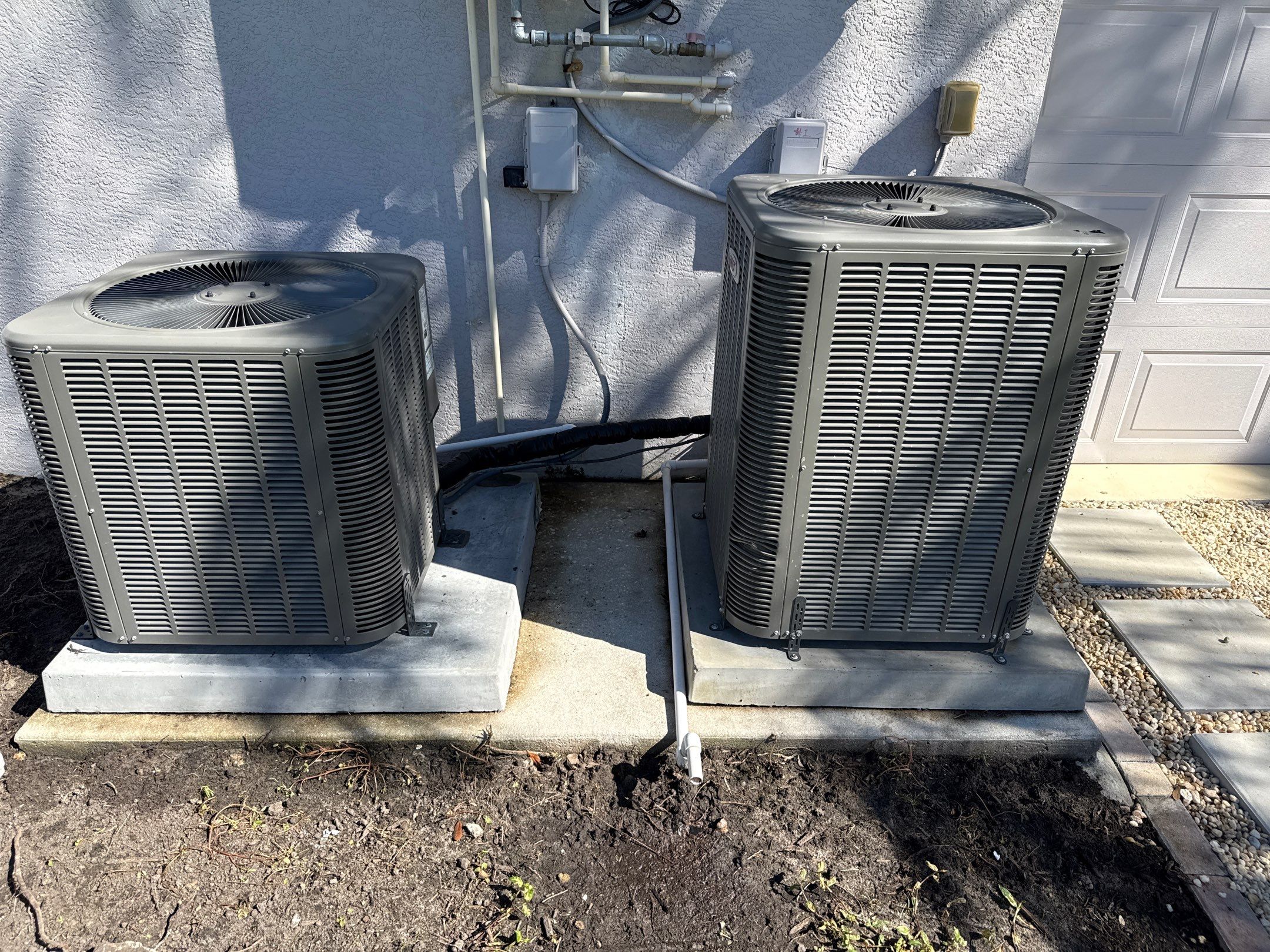 House Wash, Pool Deck & Screen Enclosure Cleaning | University Park, Sarasota FL by Sunshine AquaWash