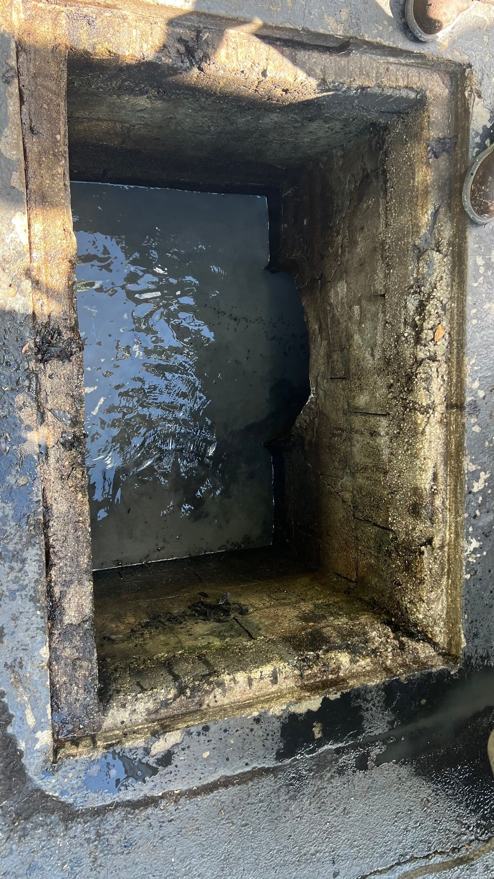 Marco Island Condo Stormwater System Maintenance and Standing Water Removal by APS Power & Water