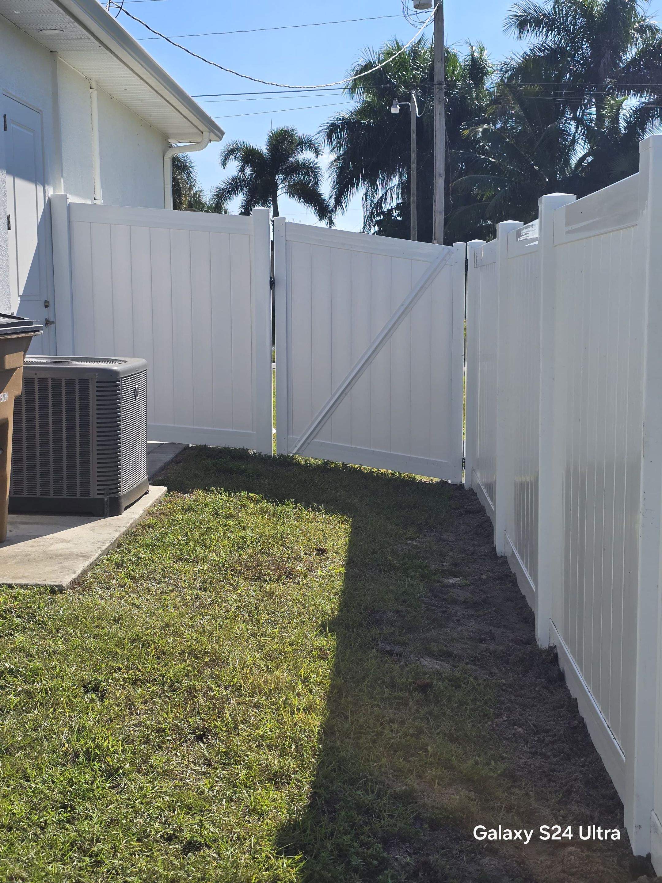 Vinyl Fence in Lehigh Acres by True Fence LLC
