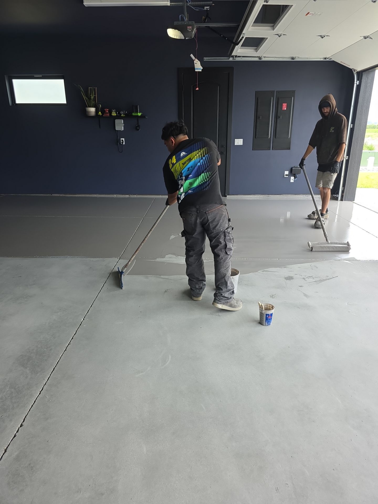 Custom Nightfall Flake Garage Floor Coating in Pasco by Croc Coatings, LLC