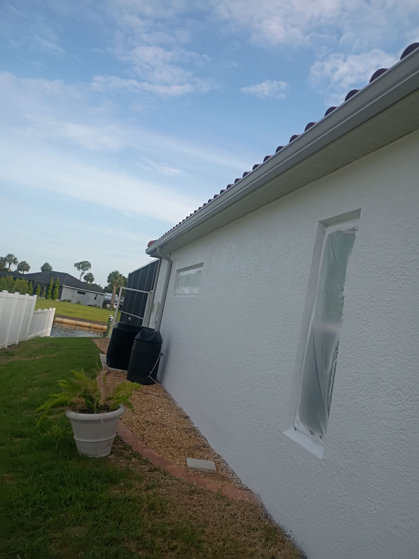 7 inch seamless gutters using Seamless Aluminum Gutters in Fort Myers, FL by Gutter Professors