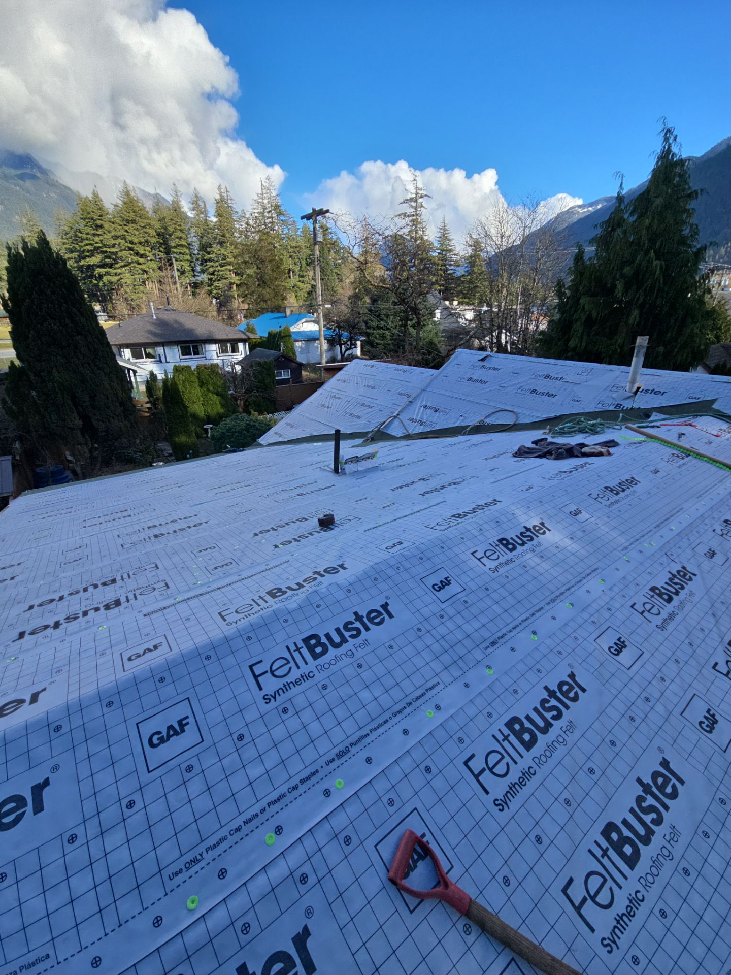 Residential Re-Roof using GAF Timberline HDZ Charcoal by Top Notch Roofing Inc