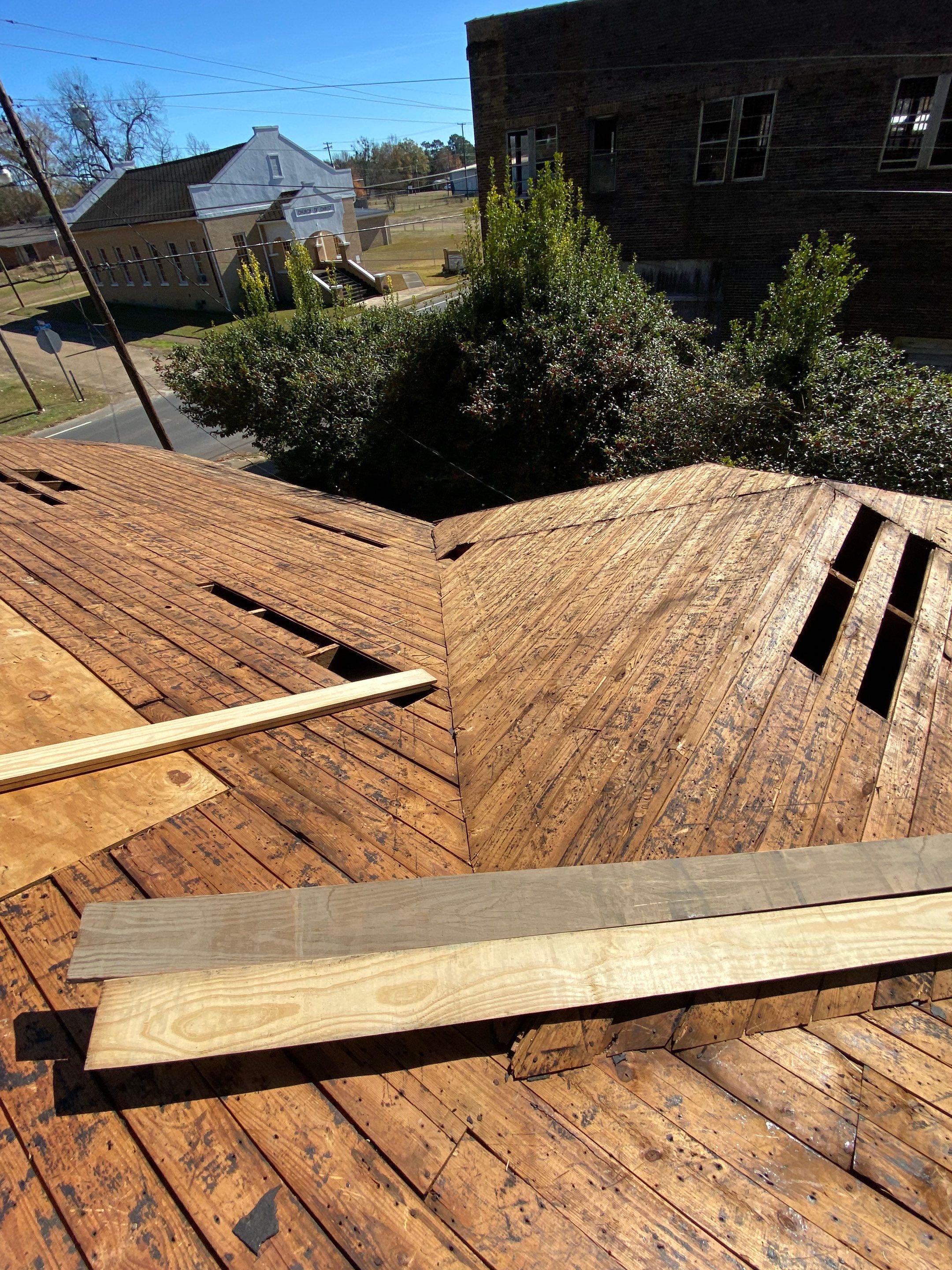 Residential Shingle Reroof using CertainTeed XT25: Resawn Shake by Hostetler Roofing