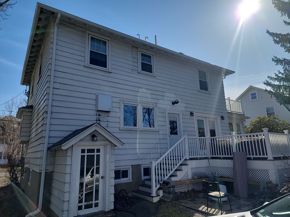 Vinyl Siding installtion in Newton, MA by UBrothers Construction