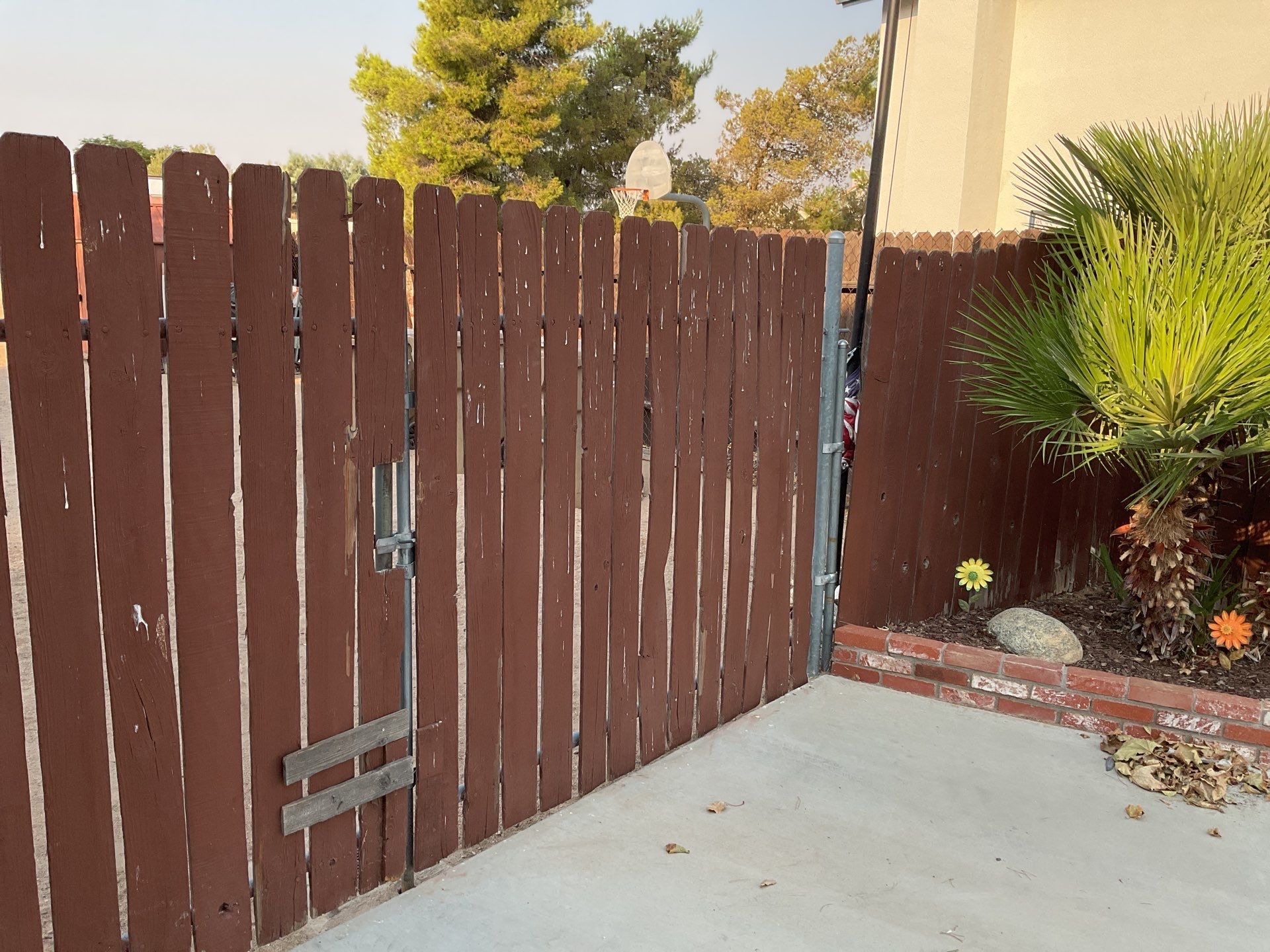 Fence Installation using Vinyl by Fence Guys Inc.