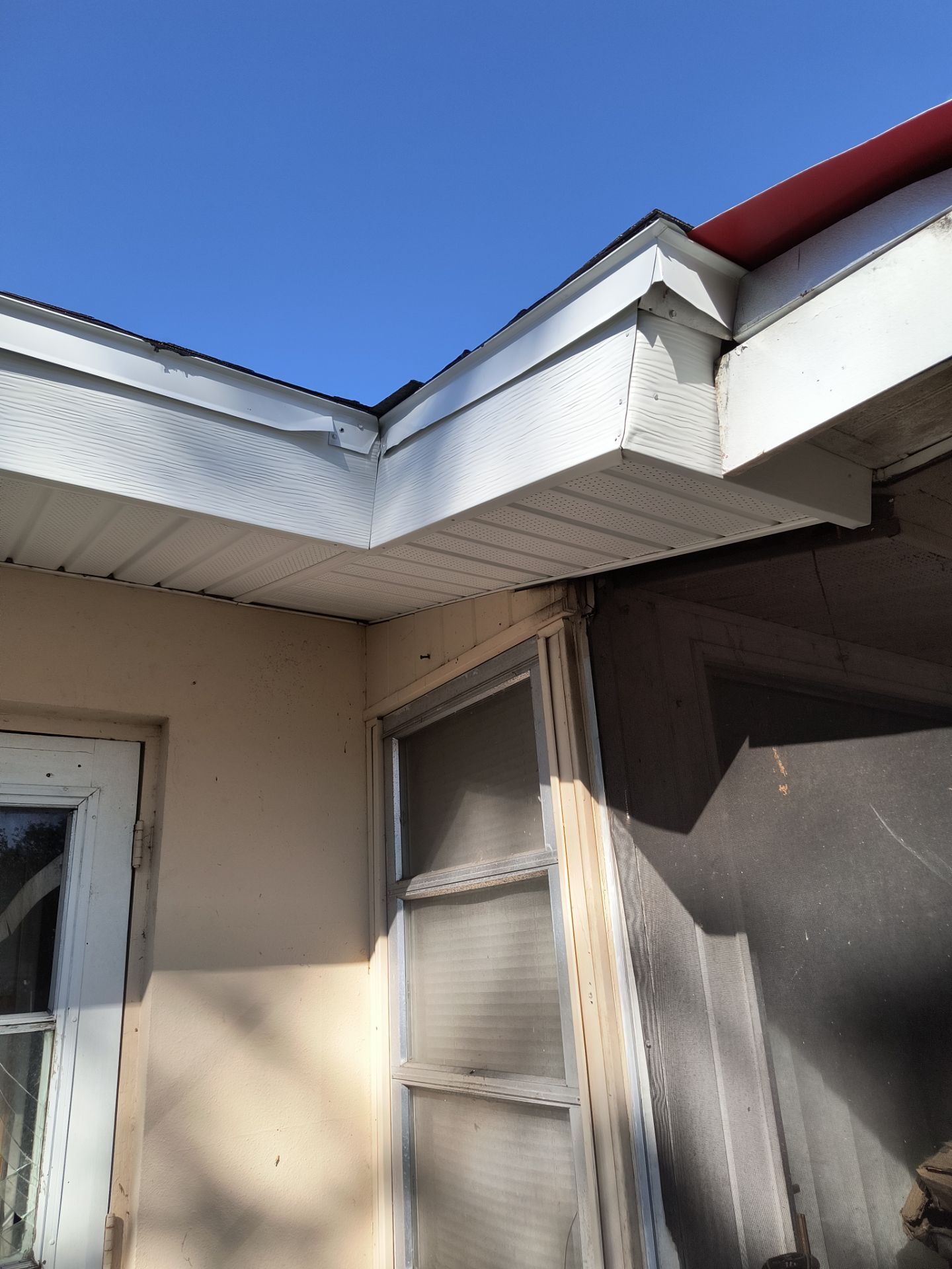 White Soffit and Fascia Upgrade in Sarasota FL by Gutter Professors
