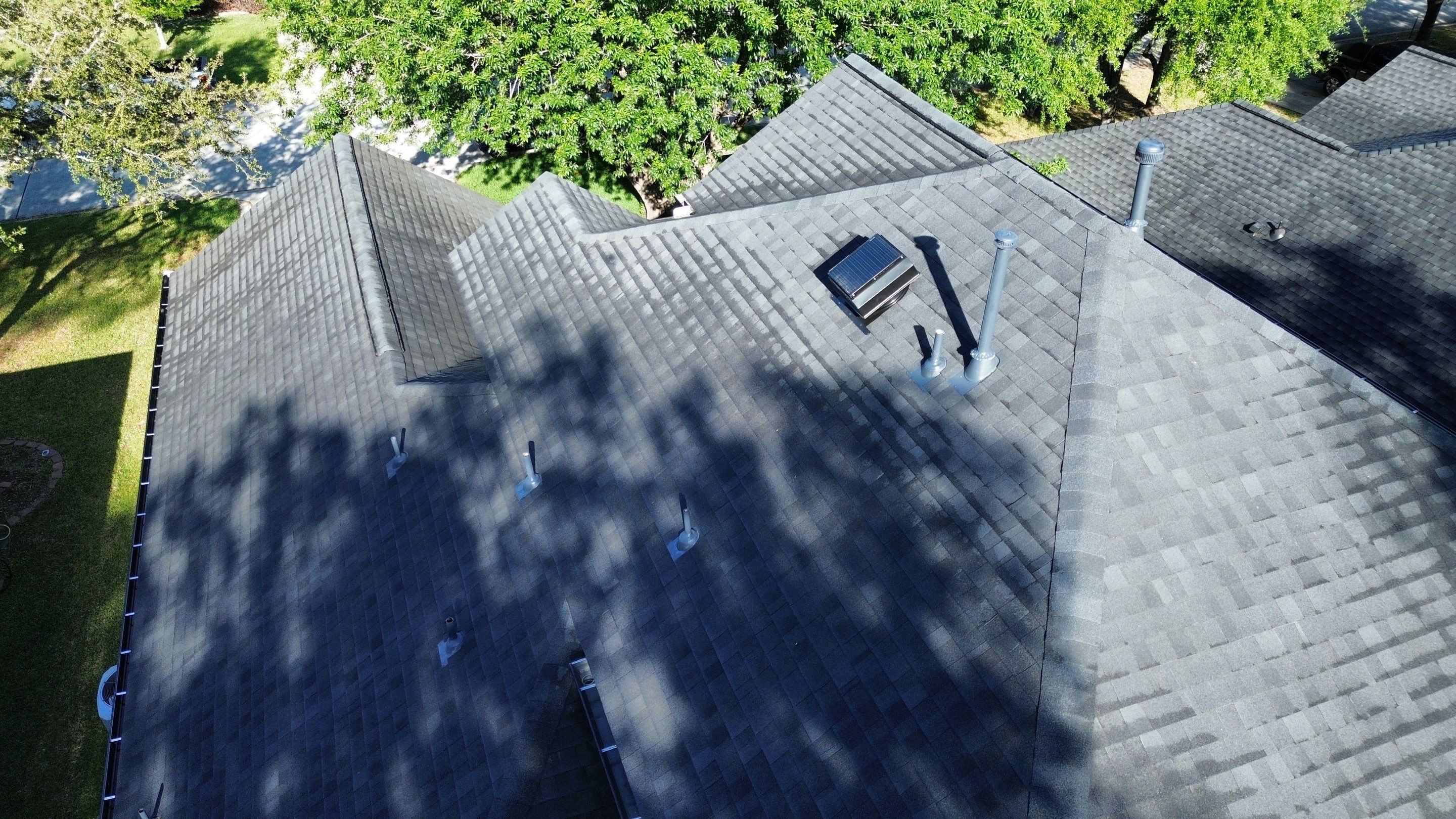 Kingwood Roof Installation using Atlas Pinnacle Pristine by Modern BYLT Roofing & Construction