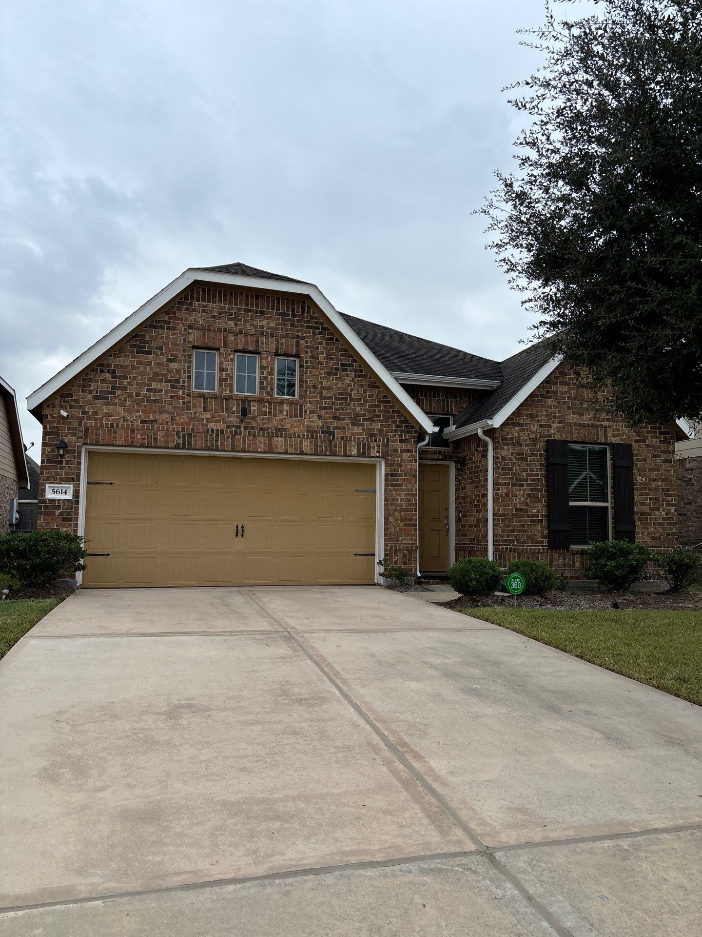 Hail Damage using Owen's Corning Duration (Lifetime) Shingles by Roof Repair Company