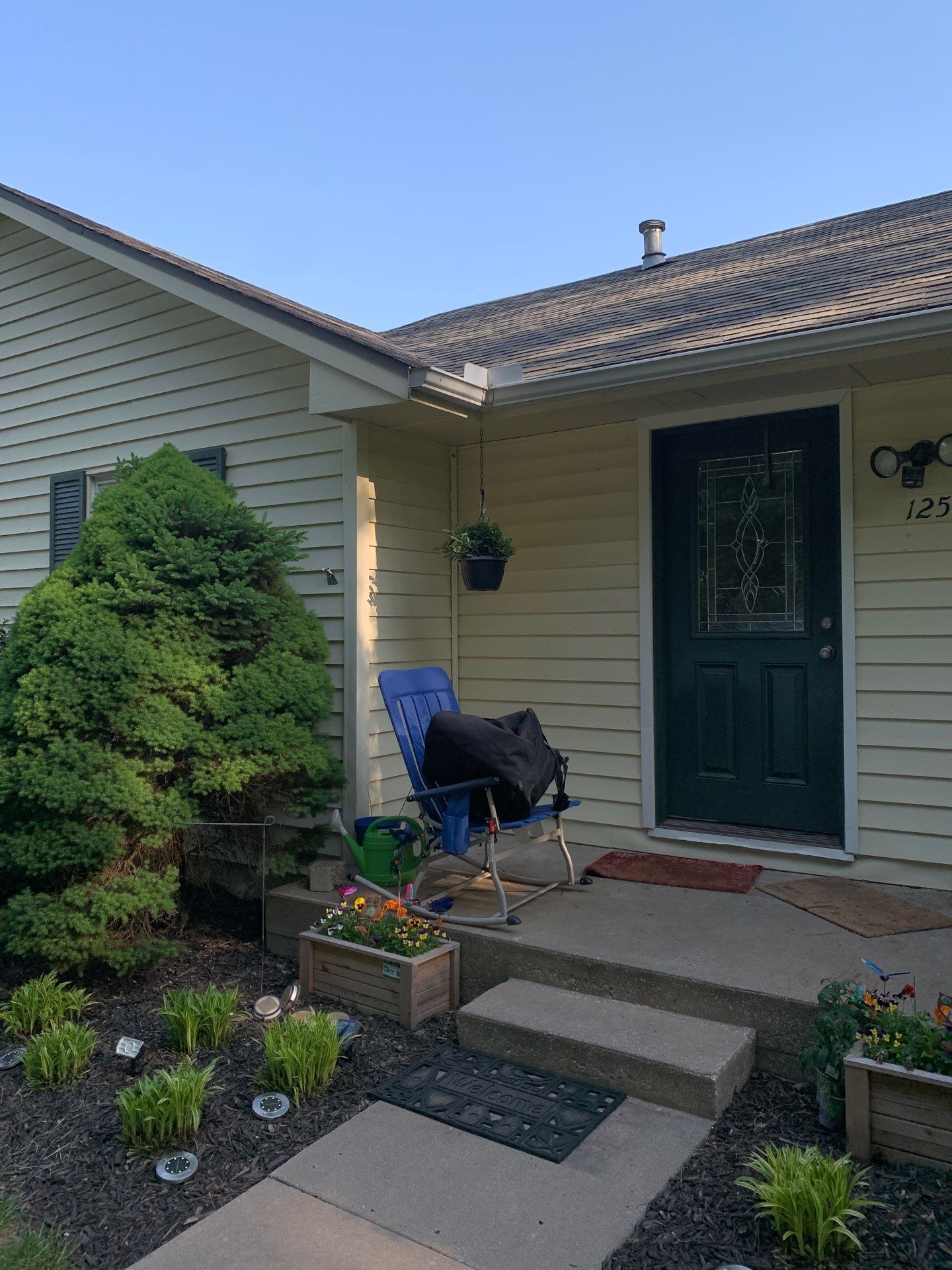 New Craneboard Siding on this Platte City, Mo home  by EEC  Windows, Siding & Roofing 