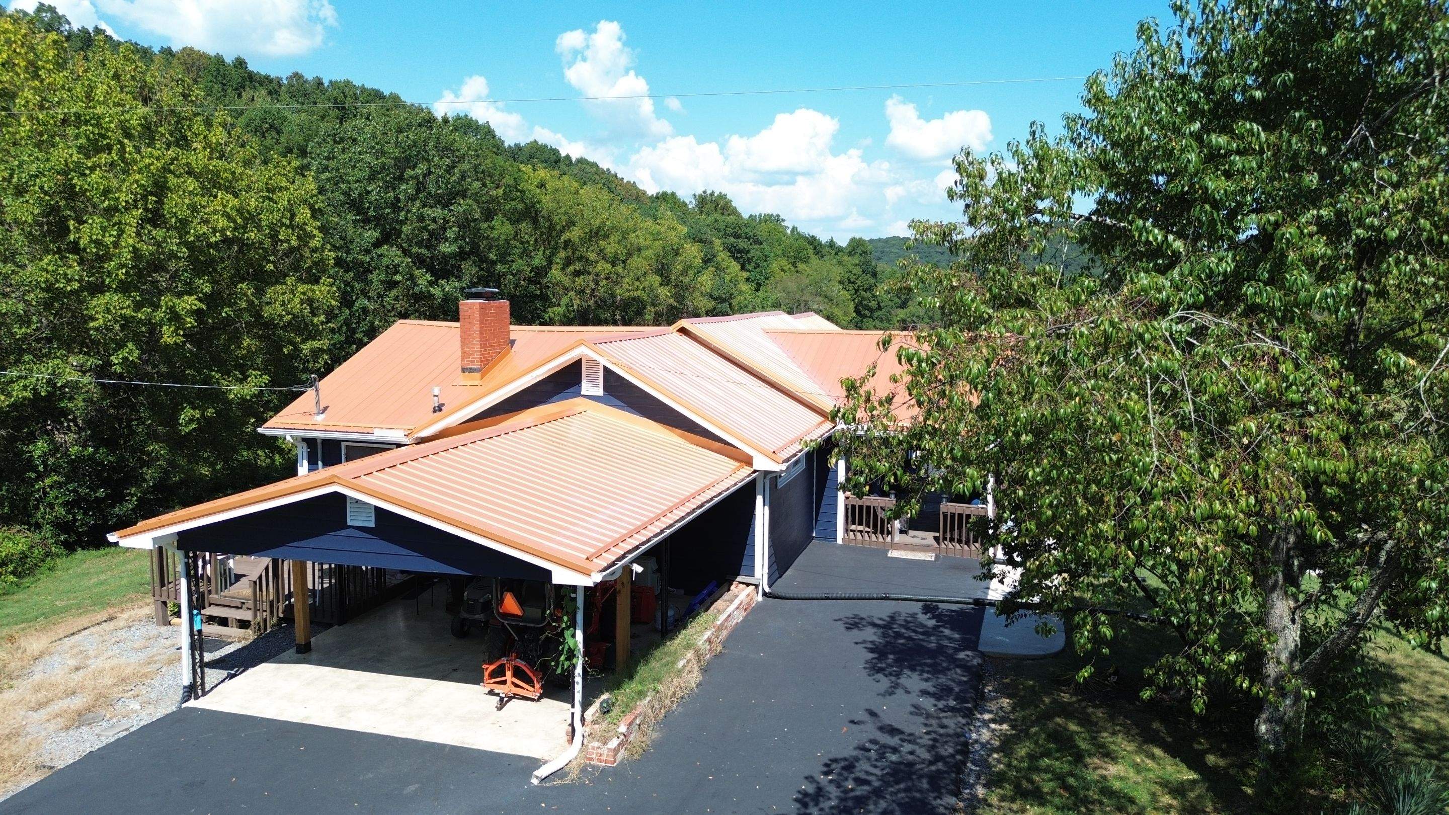 Jones Residence by Omnia Roofing