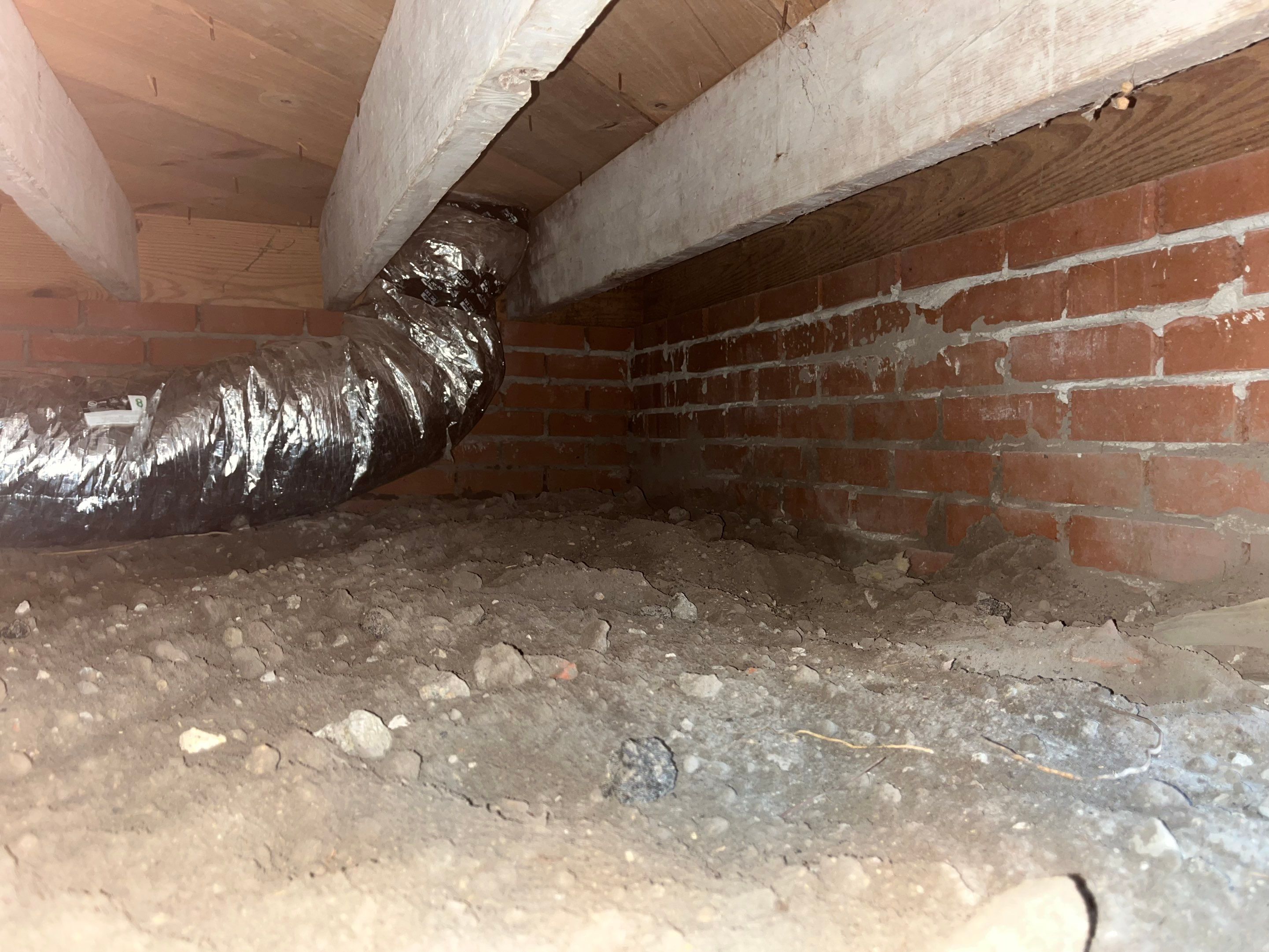 Sealed Crawlspace using Aprilaire E-70 Dehumidifier by Impact Crawlspace