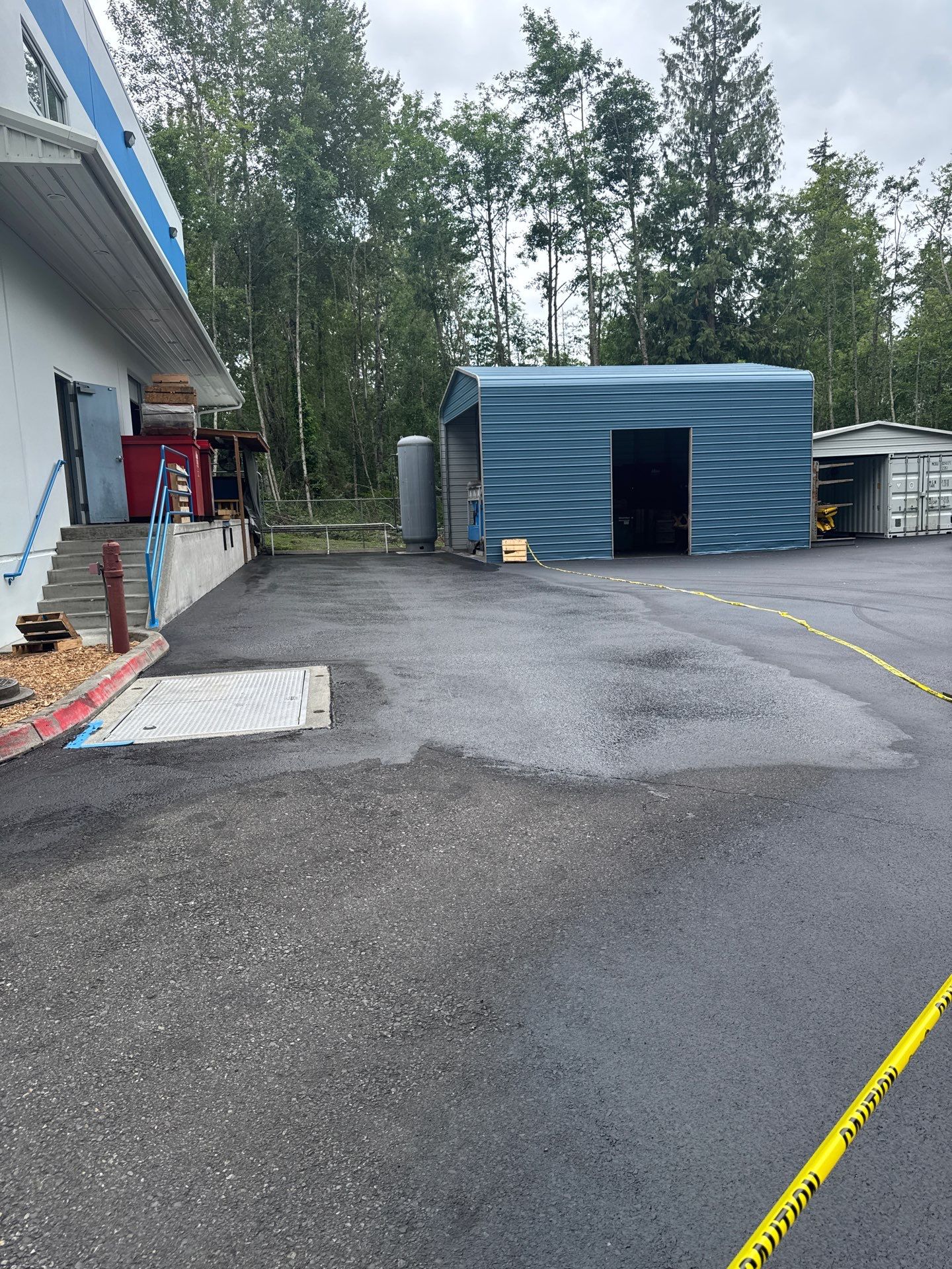 King Machine Business Parking Lot Sealcoat Overlay | Mukilteo by Jireh Asphalt & Concrete Inc 