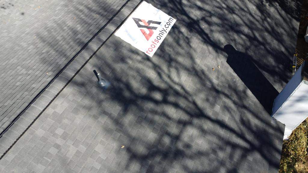 Onyx Black - Owens Corning TruDefinition Oakridge by RoofsOnly.com