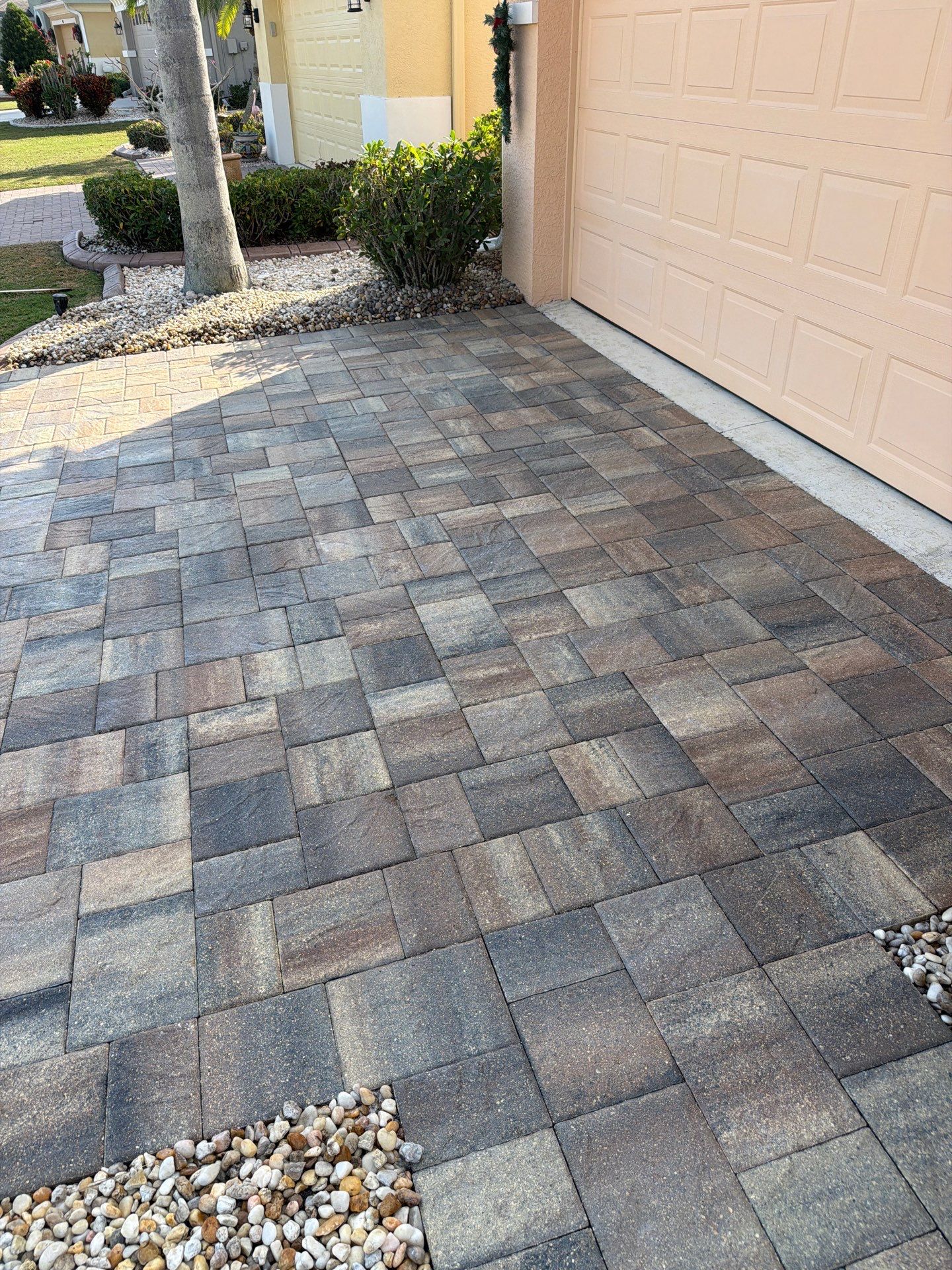 Driveway Sealing in Sun City Center by Supreme Paver Experts