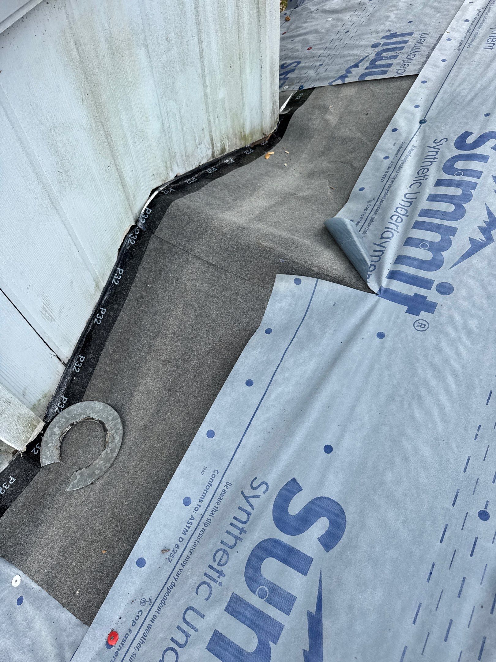 North Shore Roof Installation using Atlas Pinnacle Pristine by Modern BYLT Roofing & Construction
