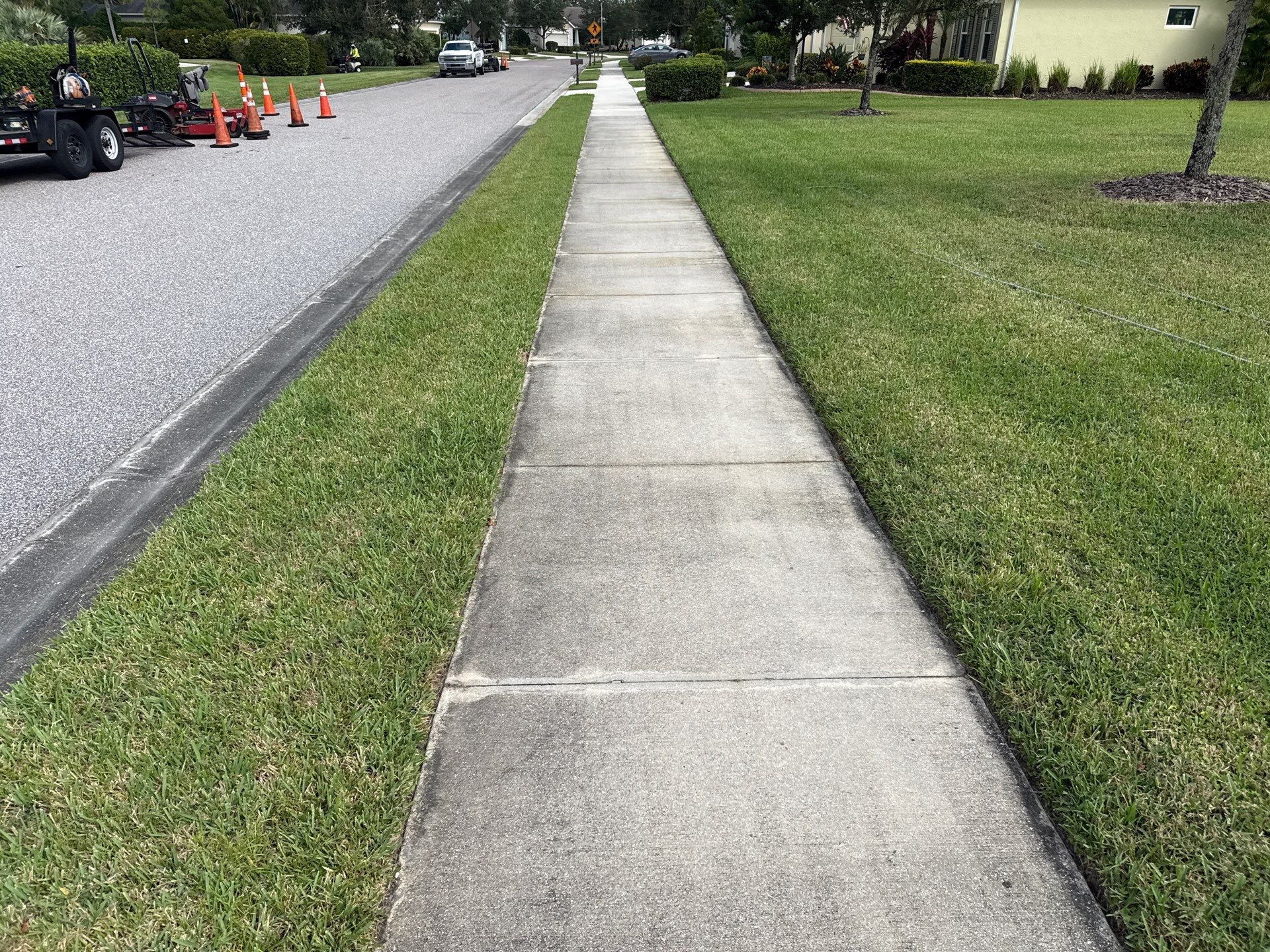 Driveway, Sidewalk & Lanai Cleaning Transformation | Forest Creek Parrish, FL by Sunshine AquaWash