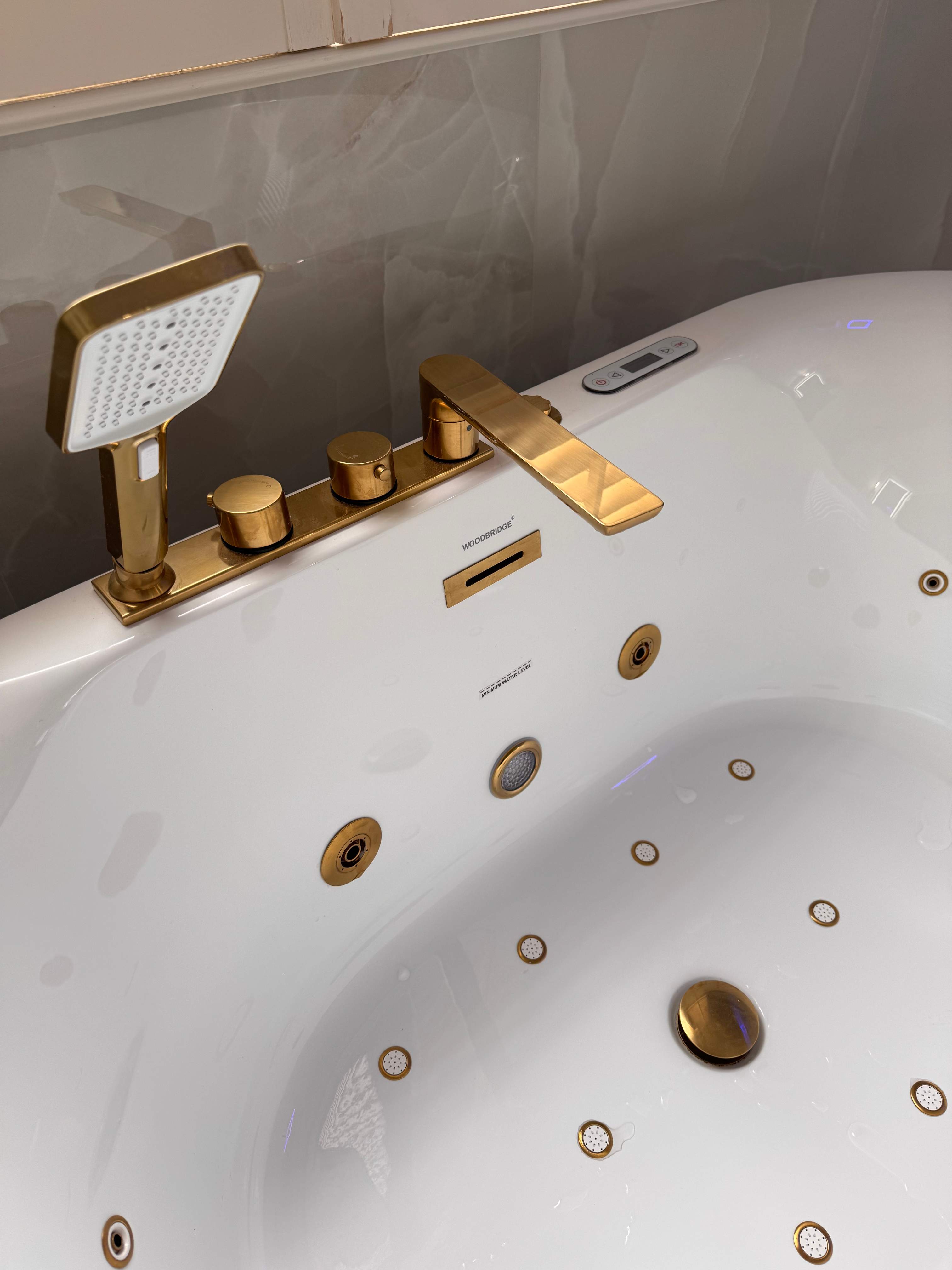 Master bathroom renovation by Prudencio