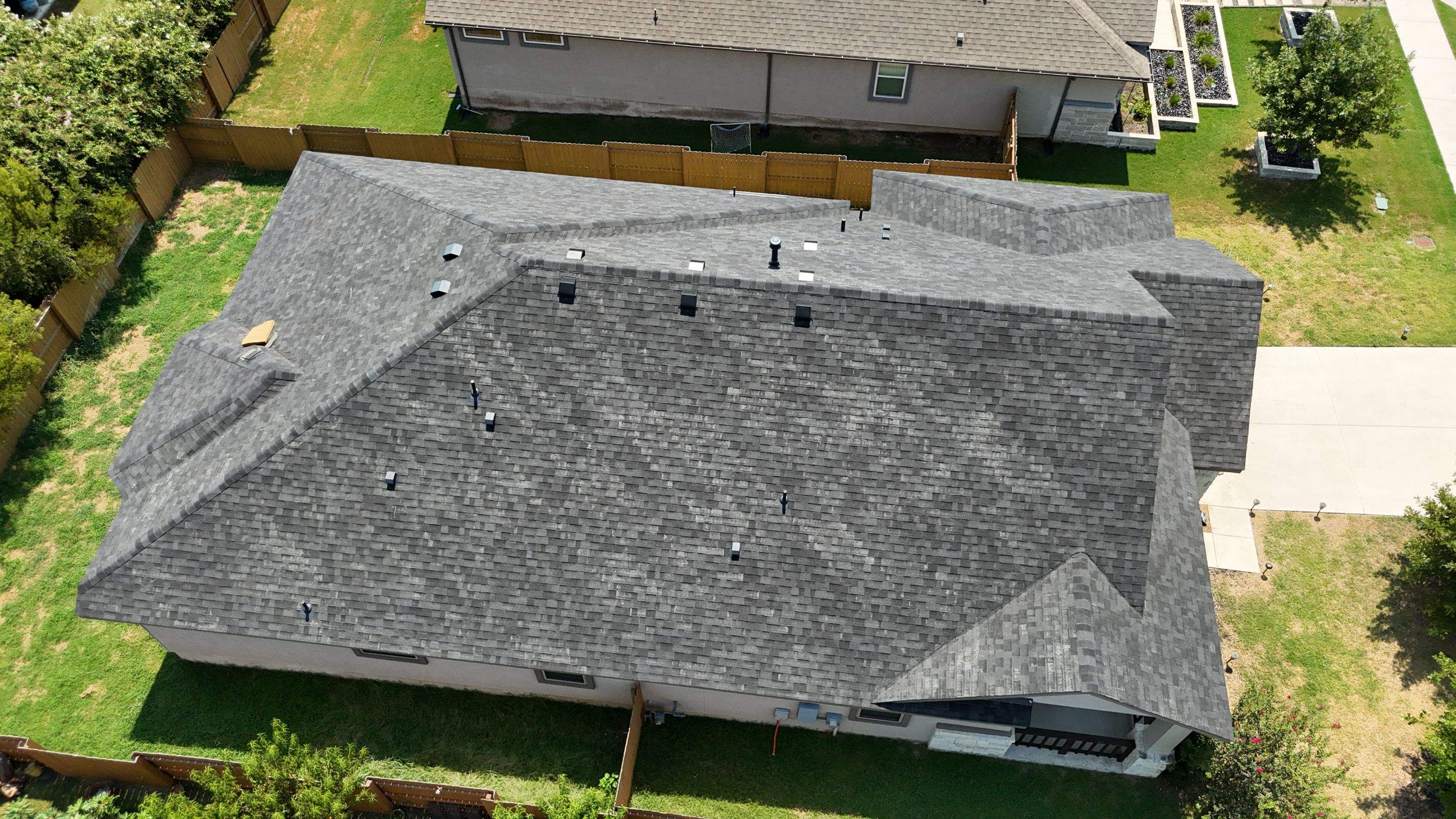 Brilliant Black - Malarkey Vista by RoofsOnly.com