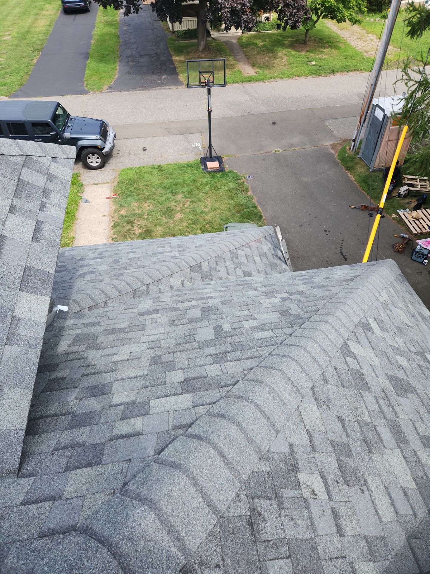 Residential Roofing Installation using Owens Corning TruDefinition Duration - Estate Gray & Flagstone Cedar Impressions by A Plus Exterior