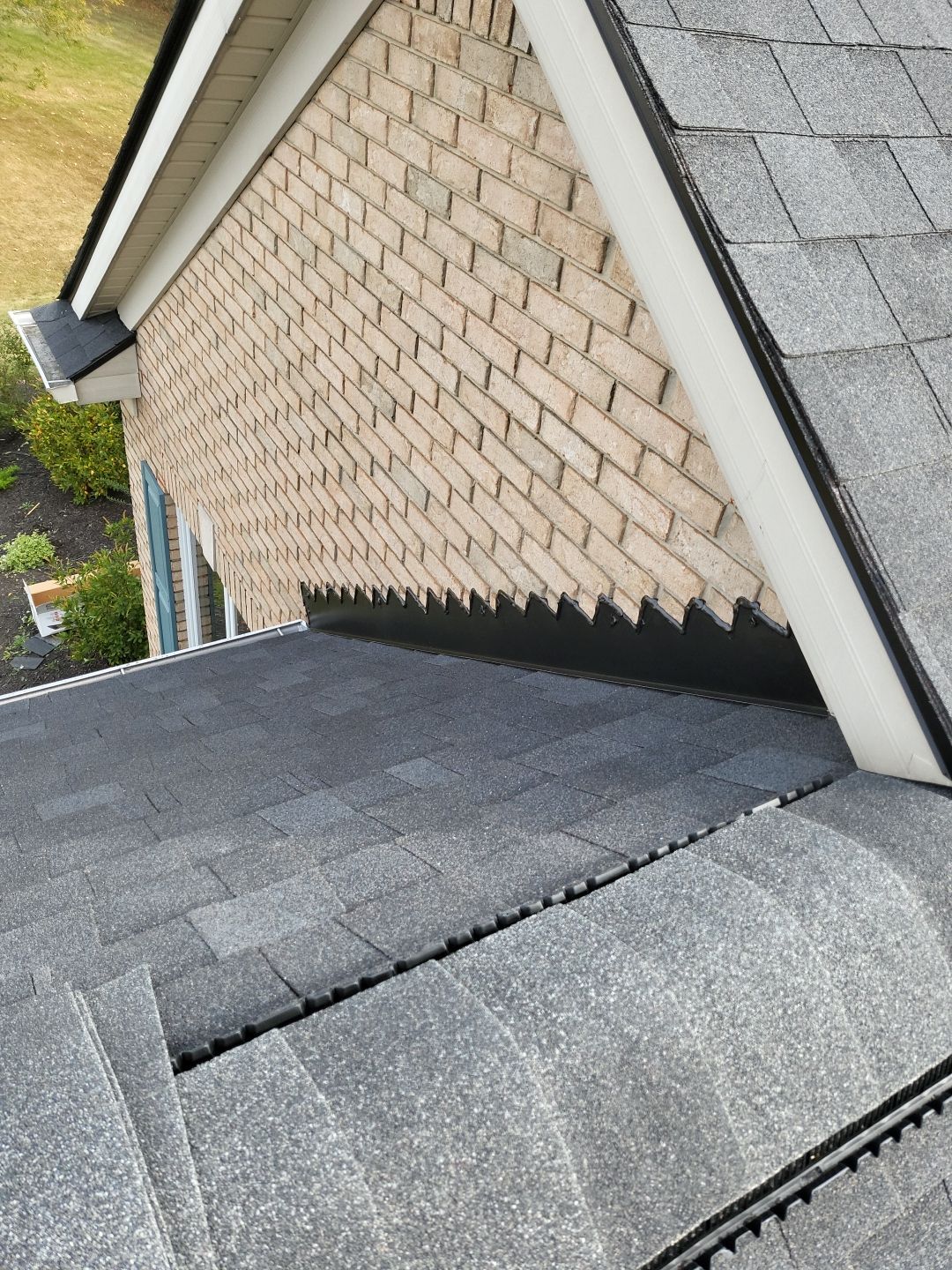 ATLAS PINNACLE COLOR: BLACK SHADOW, DRIP EDGE: BLACK by Eagle Eye Roofing